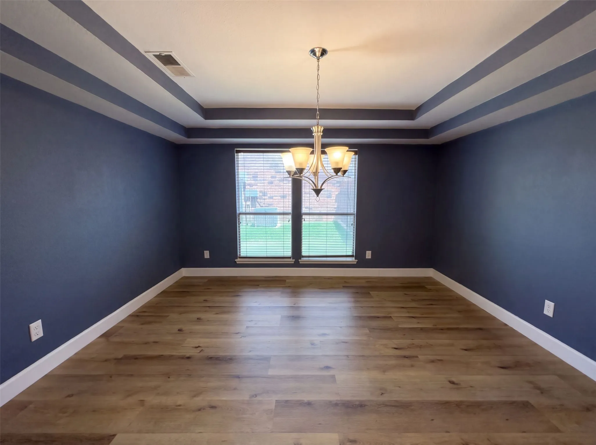 Single Family Residence For Sale in Denton County , 106 Forestview Road, Hickory Creek, Texas 75065, 6 Bedroom, 3 Bathroom, 2 Garage spaces, 4,011 Sqft, built in 2002, mls#21353489, Real Estate Agent in Hickory Creek, Homes For Sale in Denton county, Homes For Sale in Hickory Creek, Realtor in Hickory Creek Texas, Real Estate Brokerage Independent Realty Texas, Luminita Cordes Realtor
