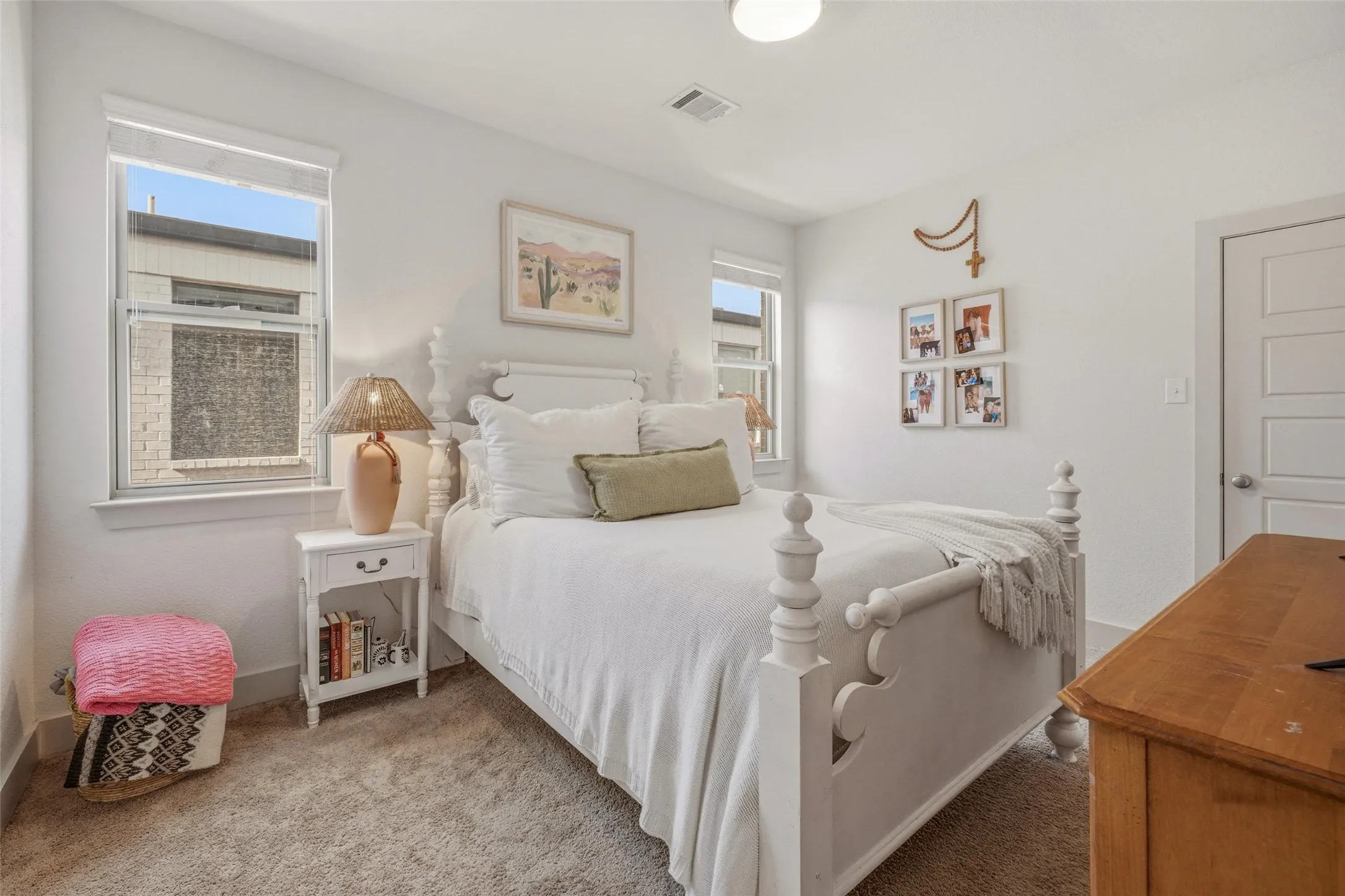 Duplex For Rent in Tarrant County , 210 Wimberly Street, Fort Worth, Texas 76107, 3 Bedroom, 3 Bathroom, 2 Garage spaces, 2,081 Sqft, built in 2017, mls#21353423, Real Estate Agent in Fort Worth, Homes For Rent in Tarrant county, Homes For Rent in Fort Worth, Realtor in Fort Worth Texas, Real Estate Brokerage Independent Realty Texas, Luminita Cordes Realtor