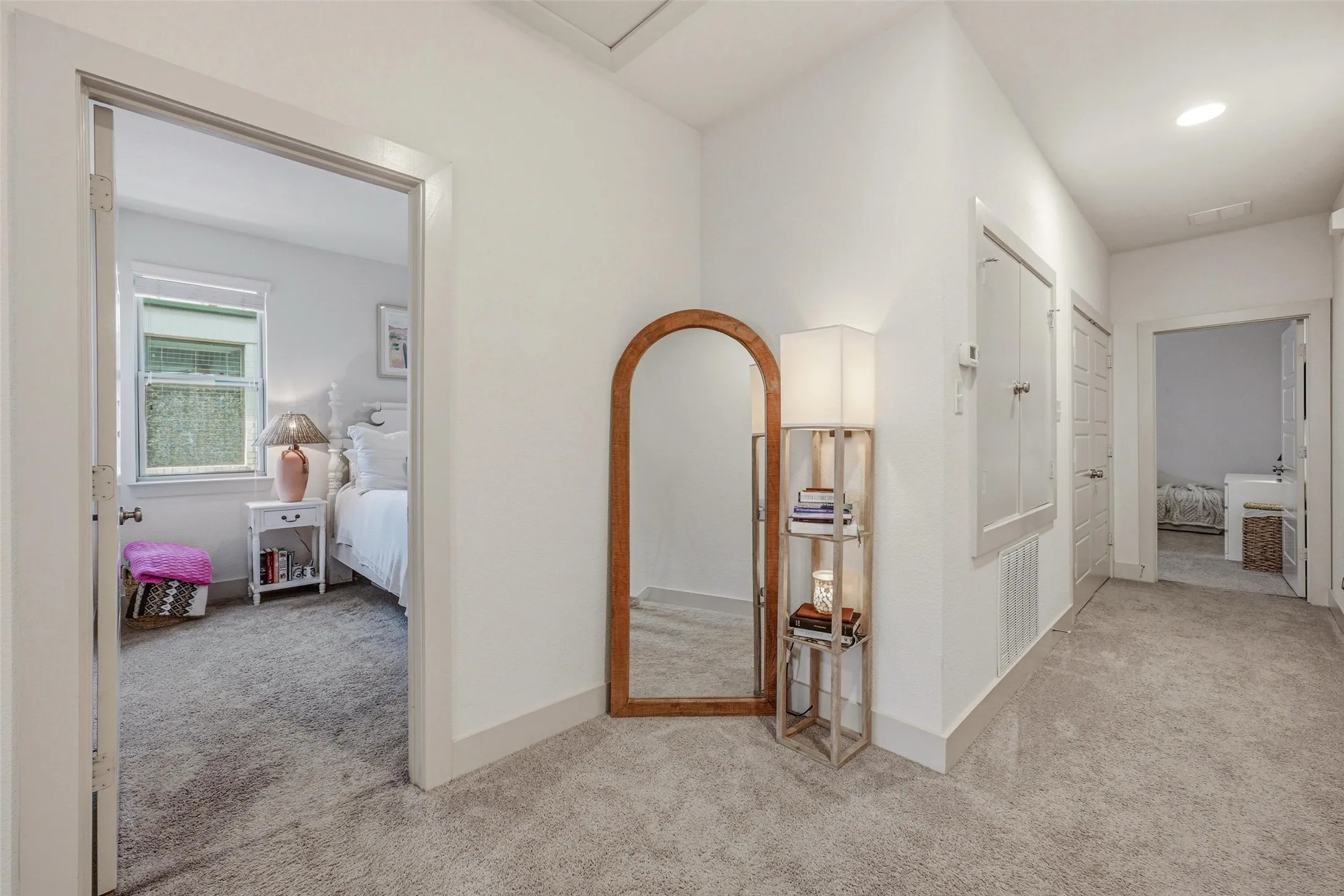 Duplex For Rent in Tarrant County , 210 Wimberly Street, Fort Worth, Texas 76107, 3 Bedroom, 3 Bathroom, 2 Garage spaces, 2,081 Sqft, built in 2017, mls#21353423, Real Estate Agent in Fort Worth, Homes For Rent in Tarrant county, Homes For Rent in Fort Worth, Realtor in Fort Worth Texas, Real Estate Brokerage Independent Realty Texas, Luminita Cordes Realtor