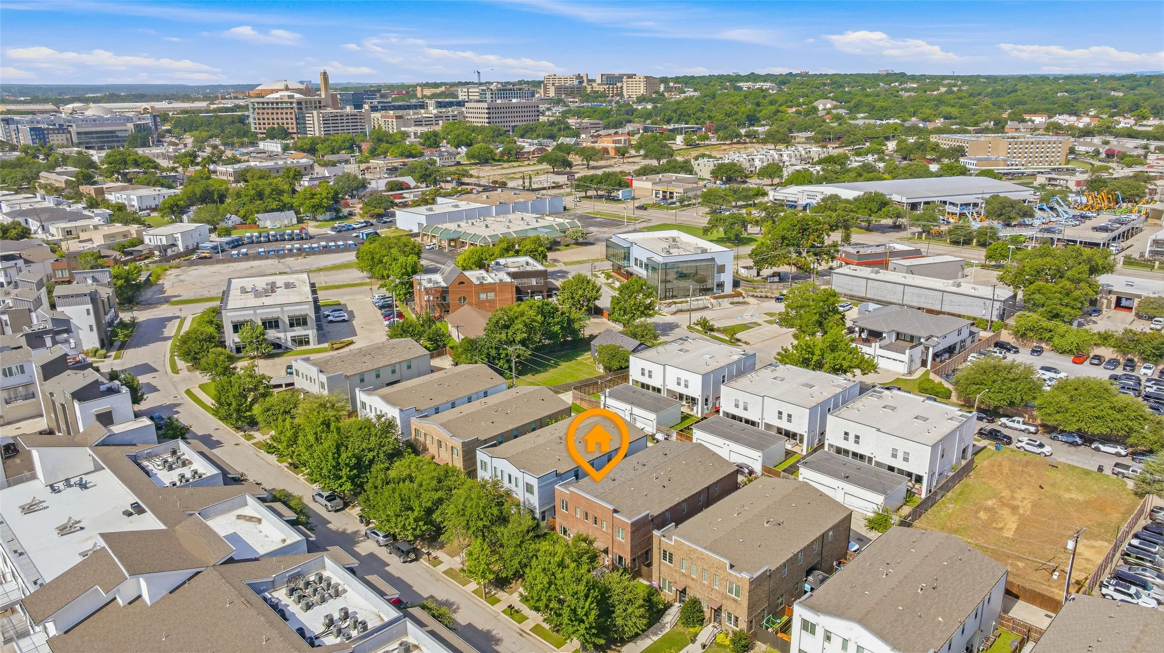 Duplex For Rent in Tarrant County , 210 Wimberly Street, Fort Worth, Texas 76107, 3 Bedroom, 3 Bathroom, 2 Garage spaces, 2,081 Sqft, built in 2017, mls#21353423, Real Estate Agent in Fort Worth, Homes For Rent in Tarrant county, Homes For Rent in Fort Worth, Realtor in Fort Worth Texas, Real Estate Brokerage Independent Realty Texas, Luminita Cordes Realtor