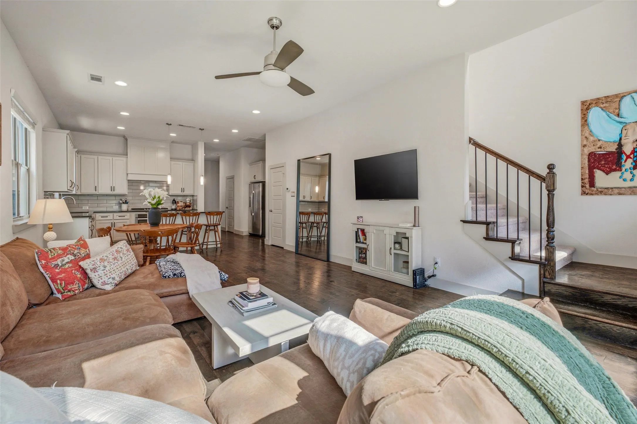 Duplex For Rent in Tarrant County , 210 Wimberly Street, Fort Worth, Texas 76107, 3 Bedroom, 3 Bathroom, 2 Garage spaces, 2,081 Sqft, built in 2017, mls#21353423, Real Estate Agent in Fort Worth, Homes For Rent in Tarrant county, Homes For Rent in Fort Worth, Realtor in Fort Worth Texas, Real Estate Brokerage Independent Realty Texas, Luminita Cordes Realtor