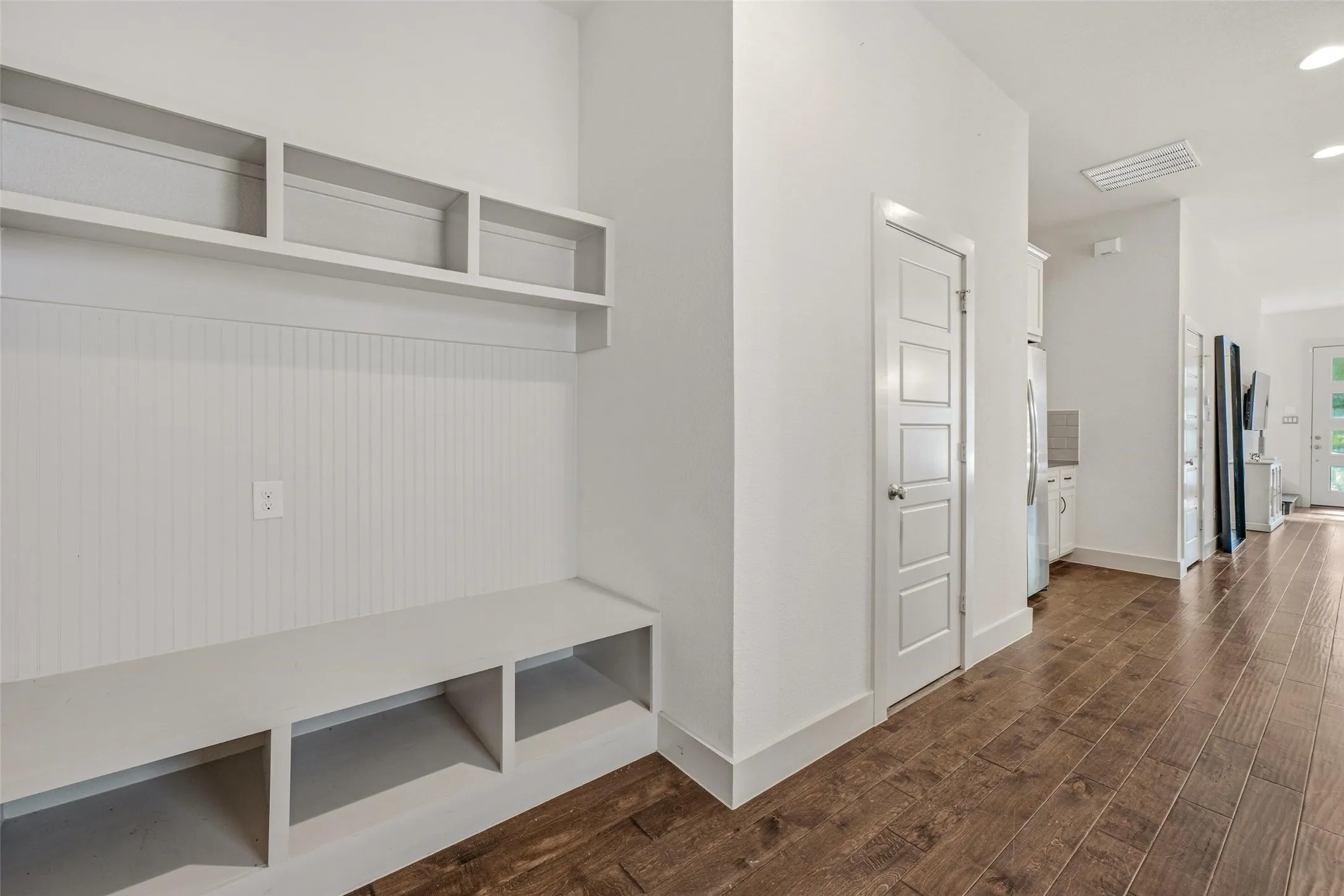 Duplex For Rent in Tarrant County , 210 Wimberly Street, Fort Worth, Texas 76107, 3 Bedroom, 3 Bathroom, 2 Garage spaces, 2,081 Sqft, built in 2017, mls#21353423, Real Estate Agent in Fort Worth, Homes For Rent in Tarrant county, Homes For Rent in Fort Worth, Realtor in Fort Worth Texas, Real Estate Brokerage Independent Realty Texas, Luminita Cordes Realtor