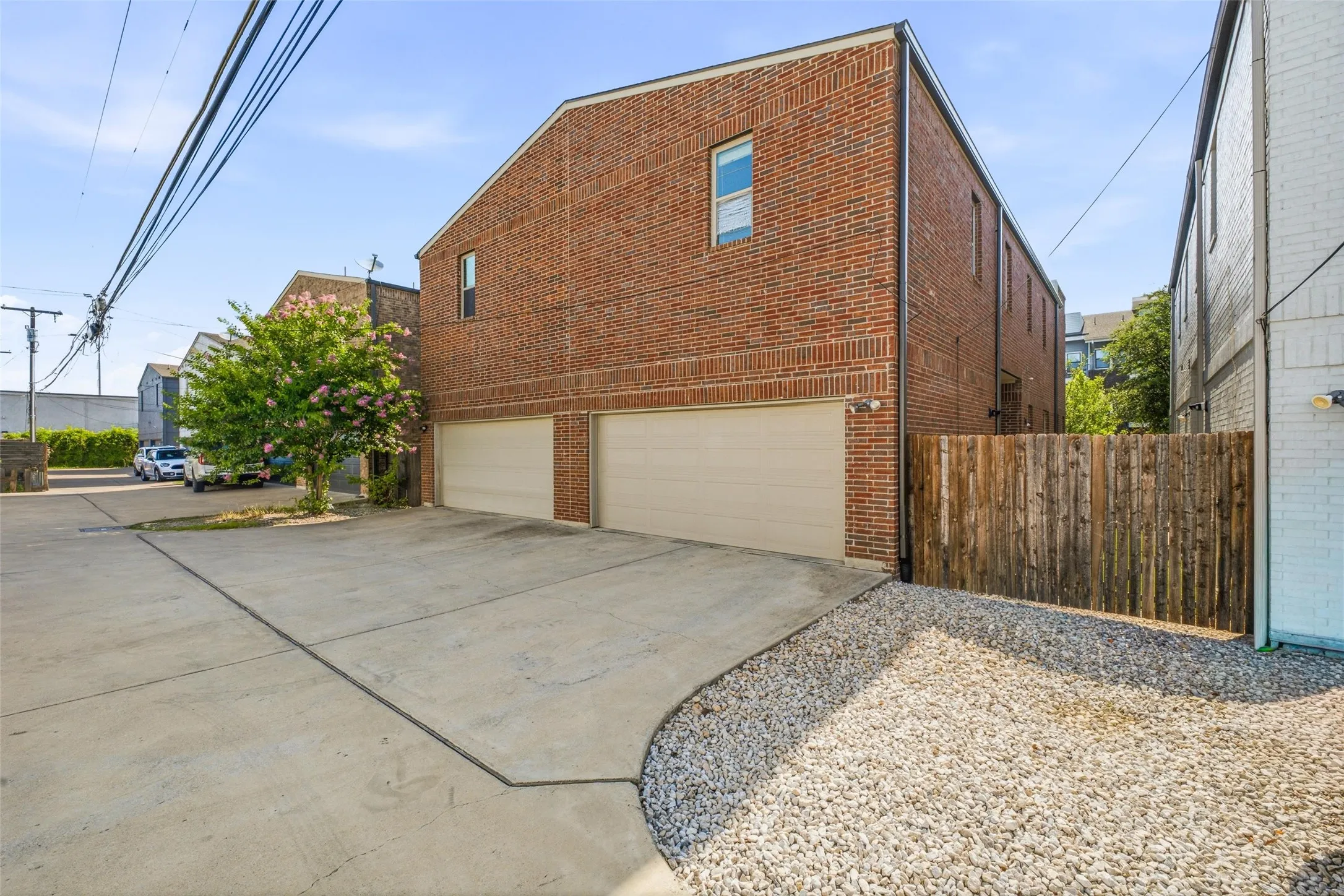 Duplex For Rent in Tarrant County , 210 Wimberly Street, Fort Worth, Texas 76107, 3 Bedroom, 3 Bathroom, 2 Garage spaces, 2,081 Sqft, built in 2017, mls#21353423, Real Estate Agent in Fort Worth, Homes For Rent in Tarrant county, Homes For Rent in Fort Worth, Realtor in Fort Worth Texas, Real Estate Brokerage Independent Realty Texas, Luminita Cordes Realtor