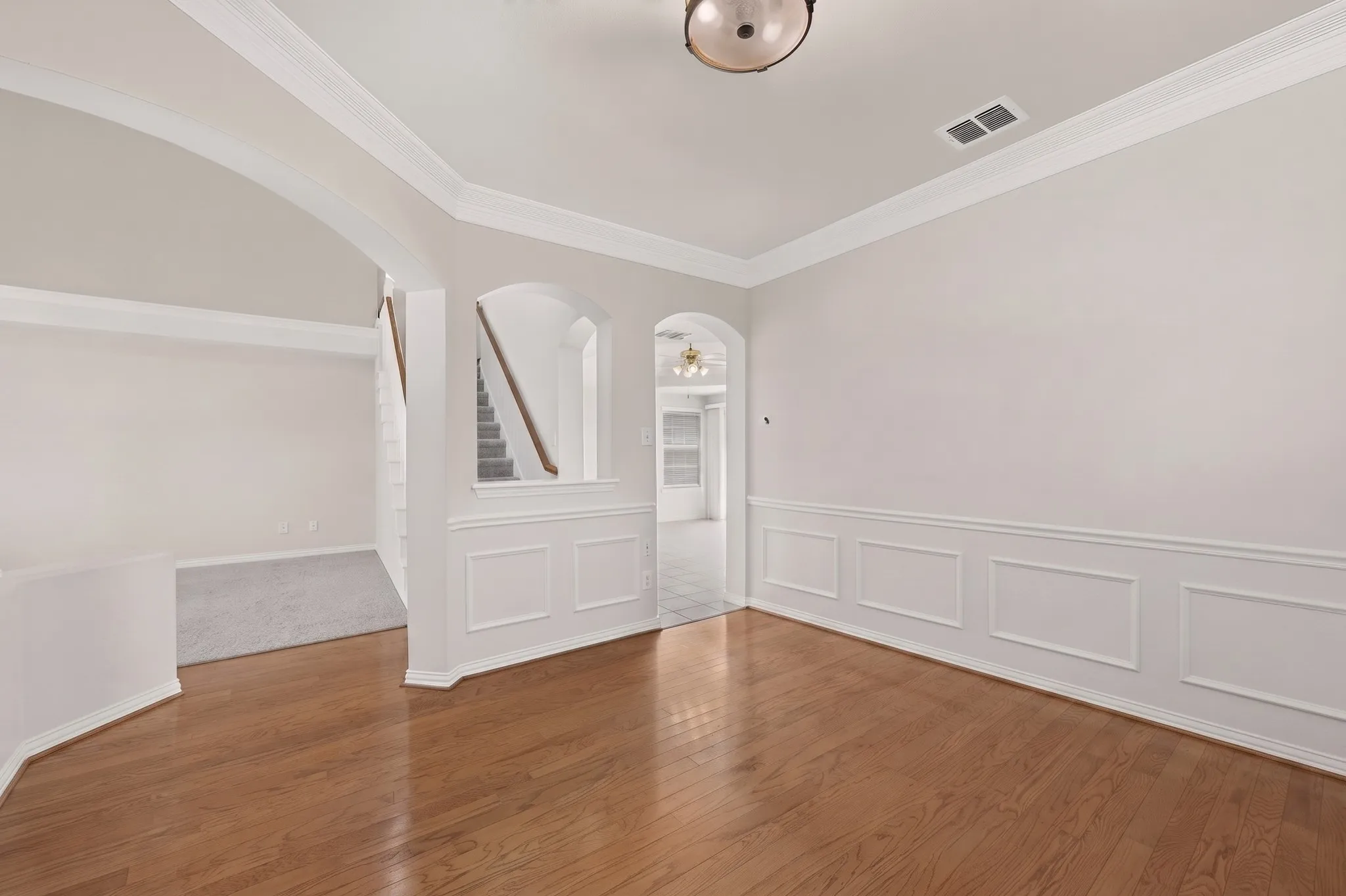 Formal dining room - great space for entertaining
