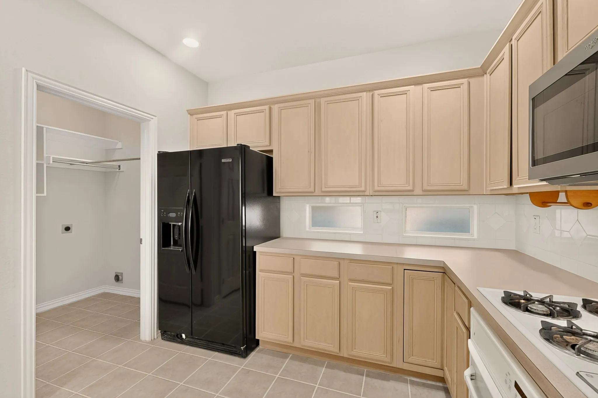 Spacious, new dishwasher and microwave