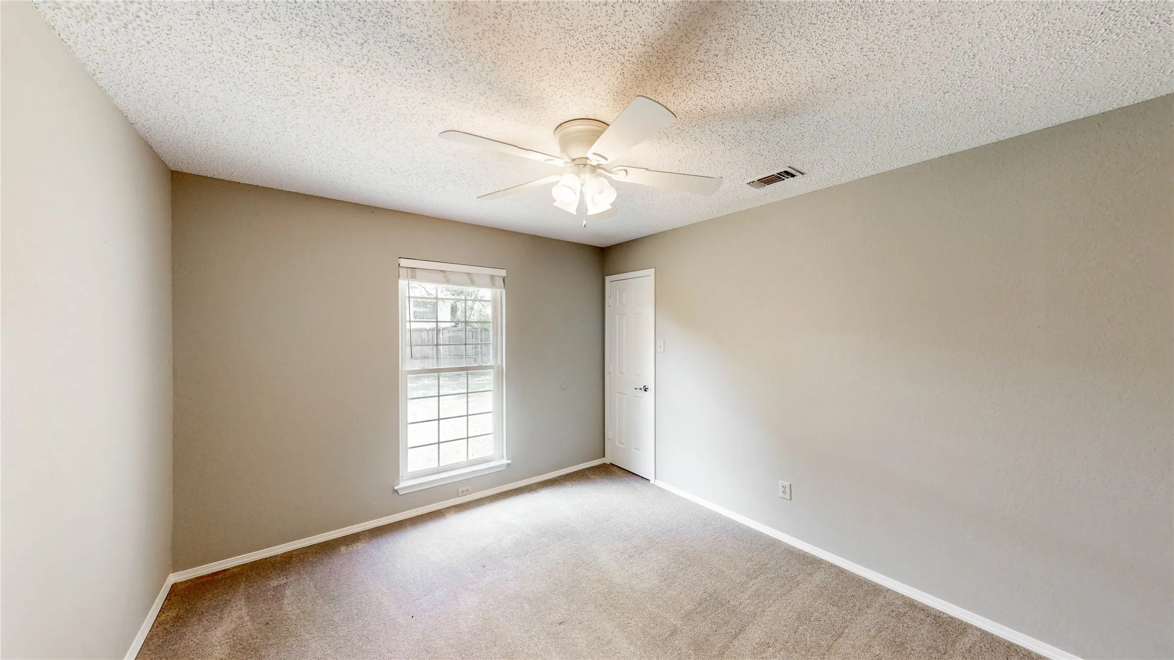 Single Family Residence For Sale in Denton County , 1109 Stapleton Lane, Flower Mound, Texas 75028, 3 Bedroom, 2 Bathroom, 2 Garage spaces, 1,571 Sqft, built in 1983, mls#21353403, Real Estate Agent in Flower Mound, Homes For Sale in Denton county, Homes For Sale in Flower Mound, Realtor in Flower Mound Texas, Real Estate Brokerage Independent Realty Texas, Luminita Cordes Realtor