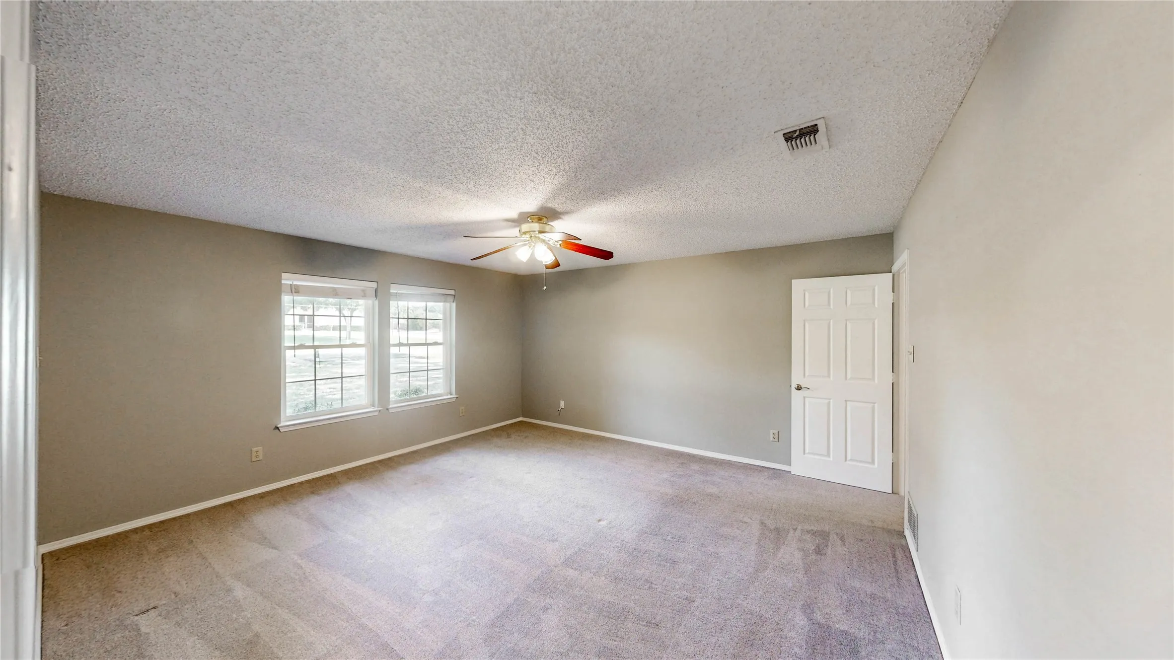 Single Family Residence For Sale in Denton County , 1109 Stapleton Lane, Flower Mound, Texas 75028, 3 Bedroom, 2 Bathroom, 2 Garage spaces, 1,571 Sqft, built in 1983, mls#21353403, Real Estate Agent in Flower Mound, Homes For Sale in Denton county, Homes For Sale in Flower Mound, Realtor in Flower Mound Texas, Real Estate Brokerage Independent Realty Texas, Luminita Cordes Realtor