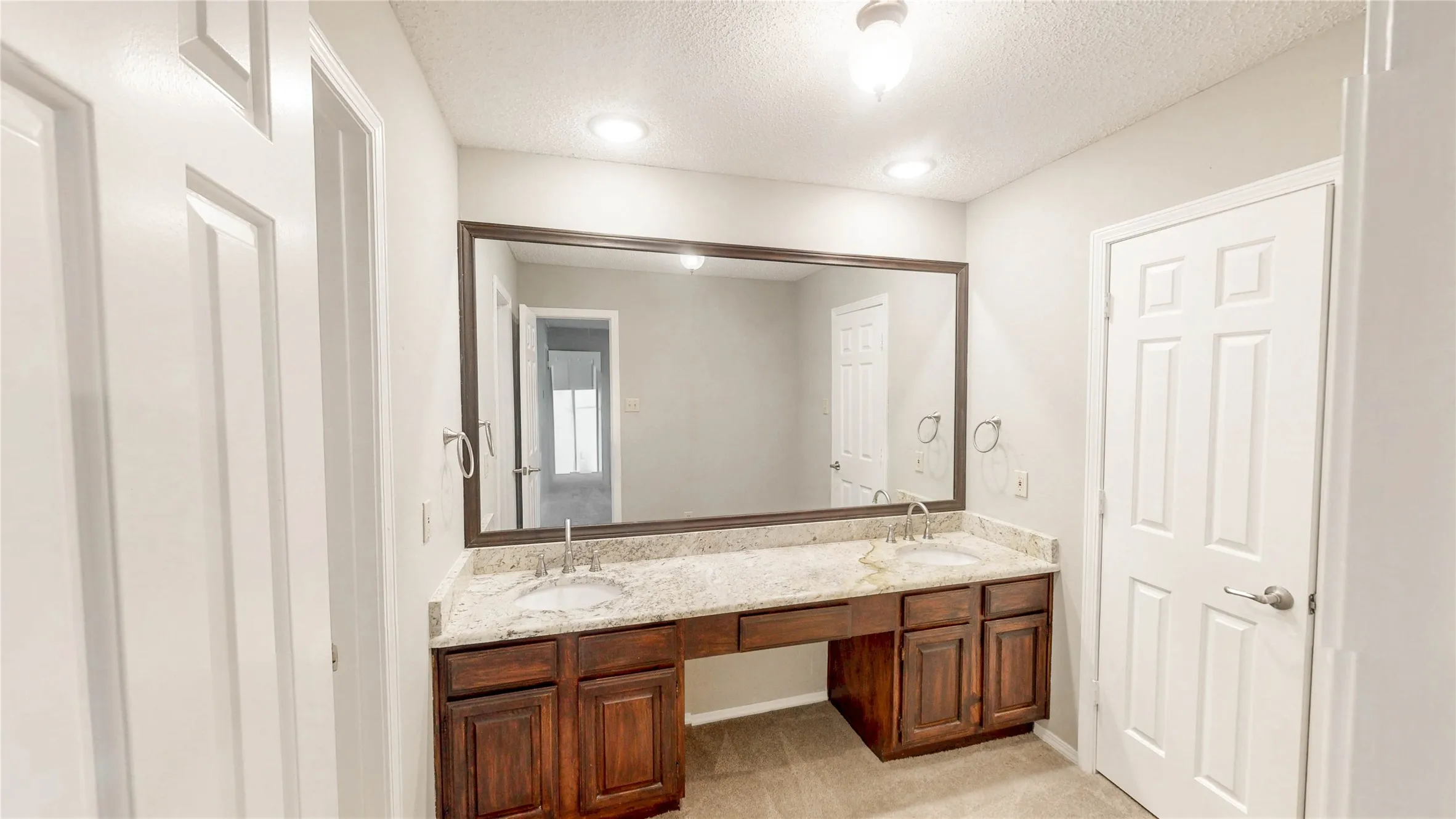 Single Family Residence For Sale in Denton County , 1109 Stapleton Lane, Flower Mound, Texas 75028, 3 Bedroom, 2 Bathroom, 2 Garage spaces, 1,571 Sqft, built in 1983, mls#21353403, Real Estate Agent in Flower Mound, Homes For Sale in Denton county, Homes For Sale in Flower Mound, Realtor in Flower Mound Texas, Real Estate Brokerage Independent Realty Texas, Luminita Cordes Realtor