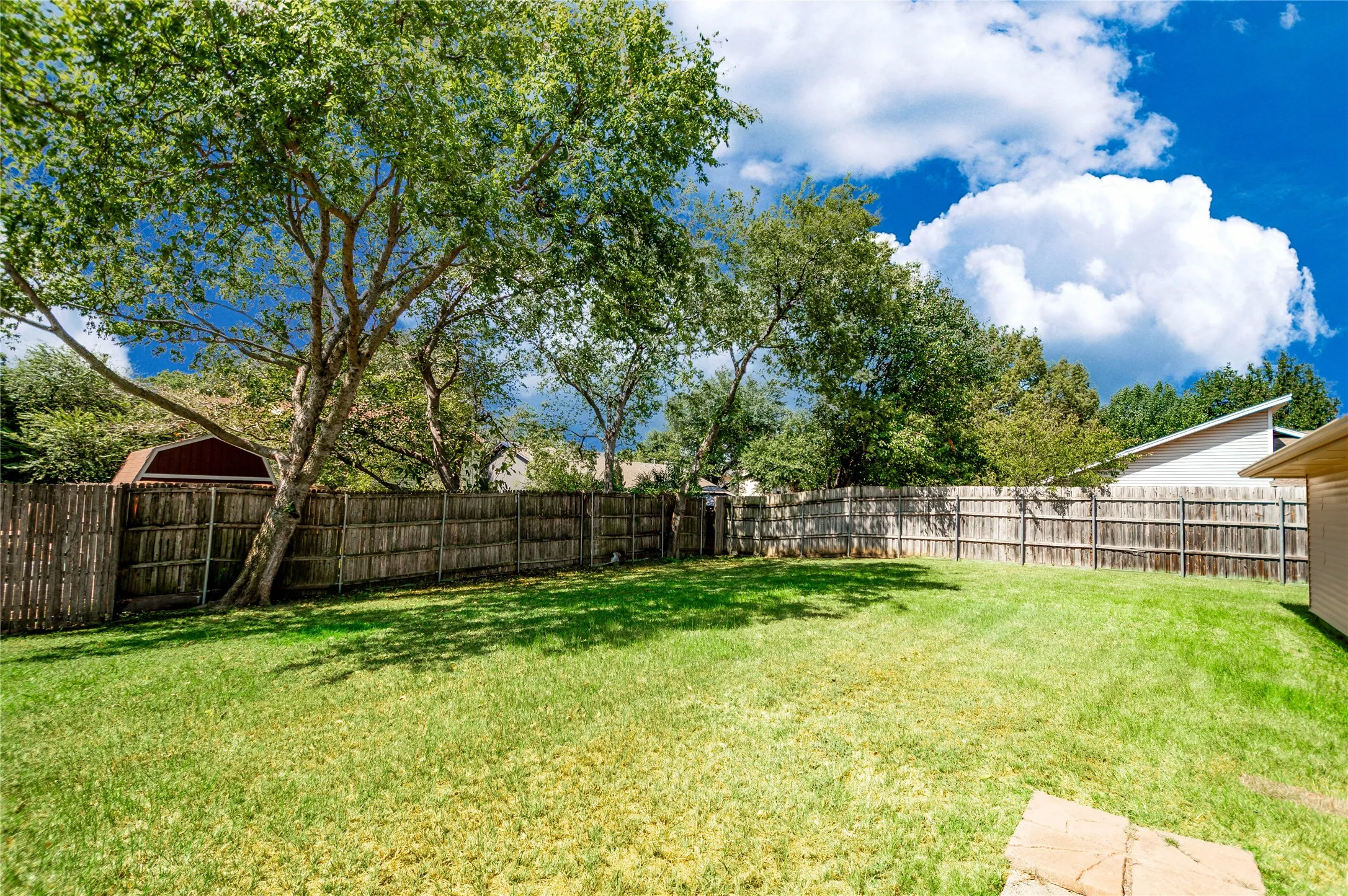 Single Family Residence For Sale in Denton County , 1109 Stapleton Lane, Flower Mound, Texas 75028, 3 Bedroom, 2 Bathroom, 2 Garage spaces, 1,571 Sqft, built in 1983, mls#21353403, Real Estate Agent in Flower Mound, Homes For Sale in Denton county, Homes For Sale in Flower Mound, Realtor in Flower Mound Texas, Real Estate Brokerage Independent Realty Texas, Luminita Cordes Realtor