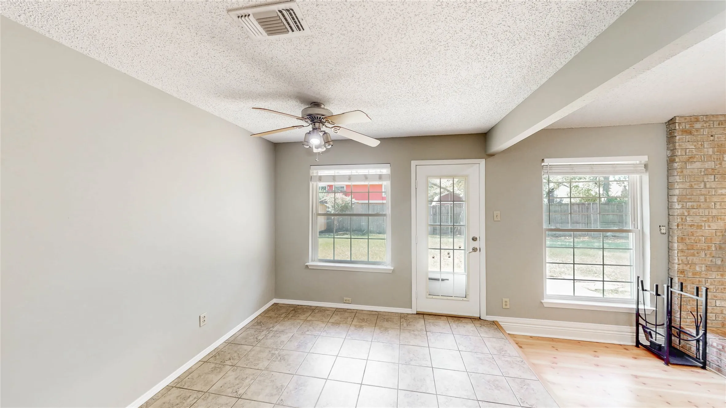 Single Family Residence For Sale in Denton County , 1109 Stapleton Lane, Flower Mound, Texas 75028, 3 Bedroom, 2 Bathroom, 2 Garage spaces, 1,571 Sqft, built in 1983, mls#21353403, Real Estate Agent in Flower Mound, Homes For Sale in Denton county, Homes For Sale in Flower Mound, Realtor in Flower Mound Texas, Real Estate Brokerage Independent Realty Texas, Luminita Cordes Realtor