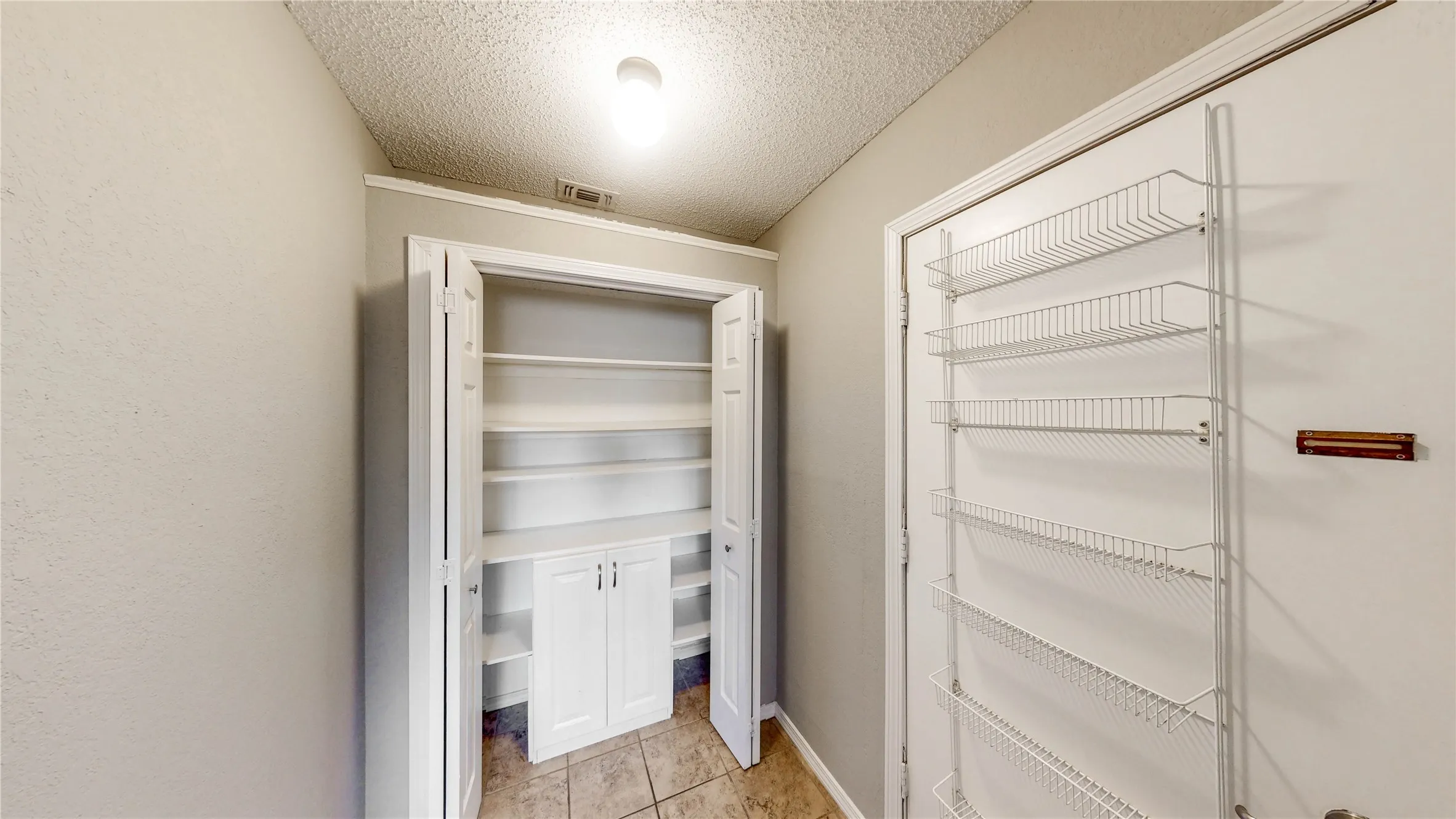 Single Family Residence For Sale in Denton County , 1109 Stapleton Lane, Flower Mound, Texas 75028, 3 Bedroom, 2 Bathroom, 2 Garage spaces, 1,571 Sqft, built in 1983, mls#21353403, Real Estate Agent in Flower Mound, Homes For Sale in Denton county, Homes For Sale in Flower Mound, Realtor in Flower Mound Texas, Real Estate Brokerage Independent Realty Texas, Luminita Cordes Realtor