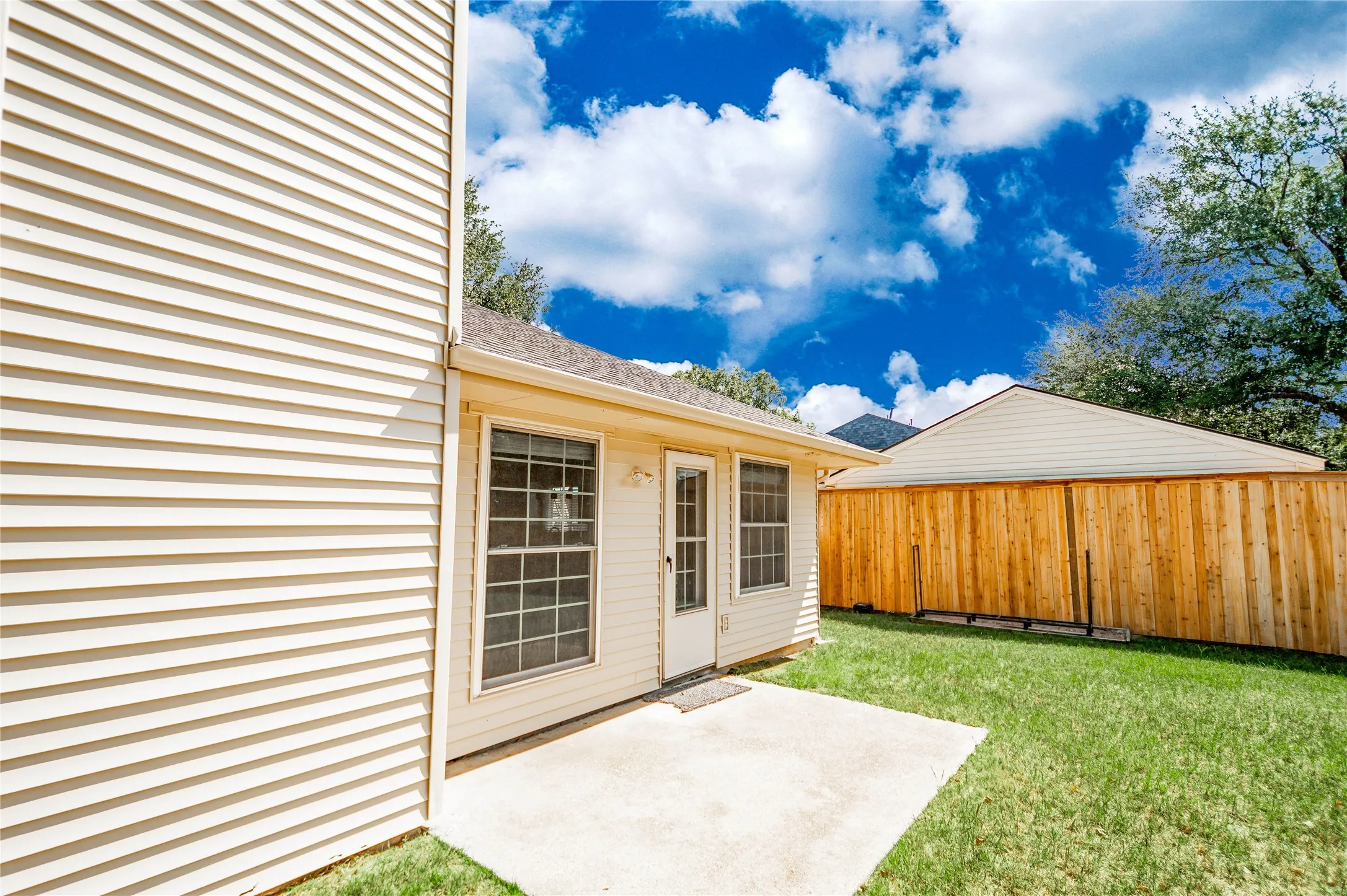 Single Family Residence For Sale in Denton County , 1109 Stapleton Lane, Flower Mound, Texas 75028, 3 Bedroom, 2 Bathroom, 2 Garage spaces, 1,571 Sqft, built in 1983, mls#21353403, Real Estate Agent in Flower Mound, Homes For Sale in Denton county, Homes For Sale in Flower Mound, Realtor in Flower Mound Texas, Real Estate Brokerage Independent Realty Texas, Luminita Cordes Realtor