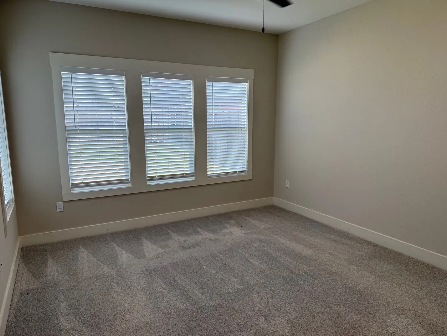 Single Family Residence For Rent in Grayson County , 4719 Indio Lane, Sherman, Texas 75092, 3 Bedroom, 2 Bathroom, 2 Garage spaces, 1,600 Sqft, built in 2021, mls#21326029, Real Estate Agent in Sherman, Homes For Rent in Grayson county, Homes For Rent in Sherman, Realtor in Sherman Texas, Real Estate Brokerage Independent Realty Texas, Luminita Cordes Realtor
