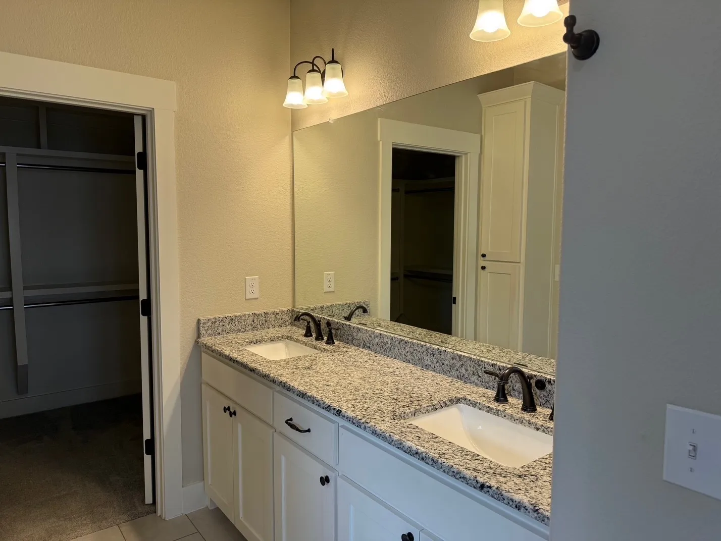 Single Family Residence For Rent in Grayson County , 4719 Indio Lane, Sherman, Texas 75092, 3 Bedroom, 2 Bathroom, 2 Garage spaces, 1,600 Sqft, built in 2021, mls#21326029, Real Estate Agent in Sherman, Homes For Rent in Grayson county, Homes For Rent in Sherman, Realtor in Sherman Texas, Real Estate Brokerage Independent Realty Texas, Luminita Cordes Realtor