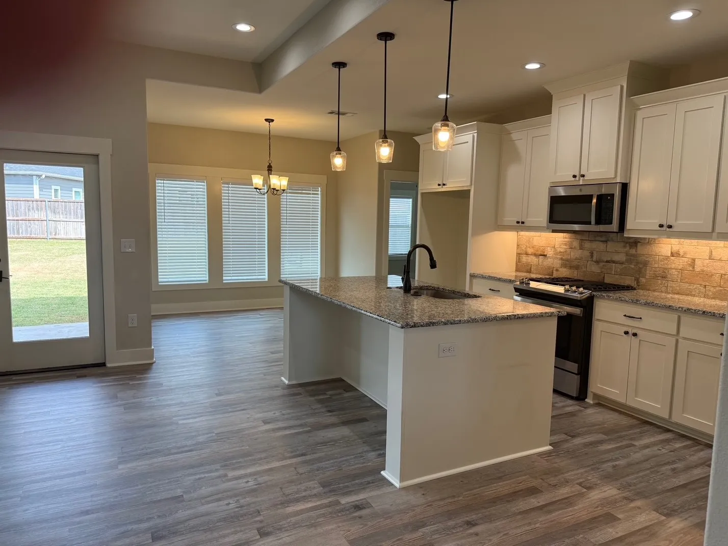 Single Family Residence For Rent in Grayson County , 4719 Indio Lane, Sherman, Texas 75092, 3 Bedroom, 2 Bathroom, 2 Garage spaces, 1,600 Sqft, built in 2021, mls#21326029, Real Estate Agent in Sherman, Homes For Rent in Grayson county, Homes For Rent in Sherman, Realtor in Sherman Texas, Real Estate Brokerage Independent Realty Texas, Luminita Cordes Realtor