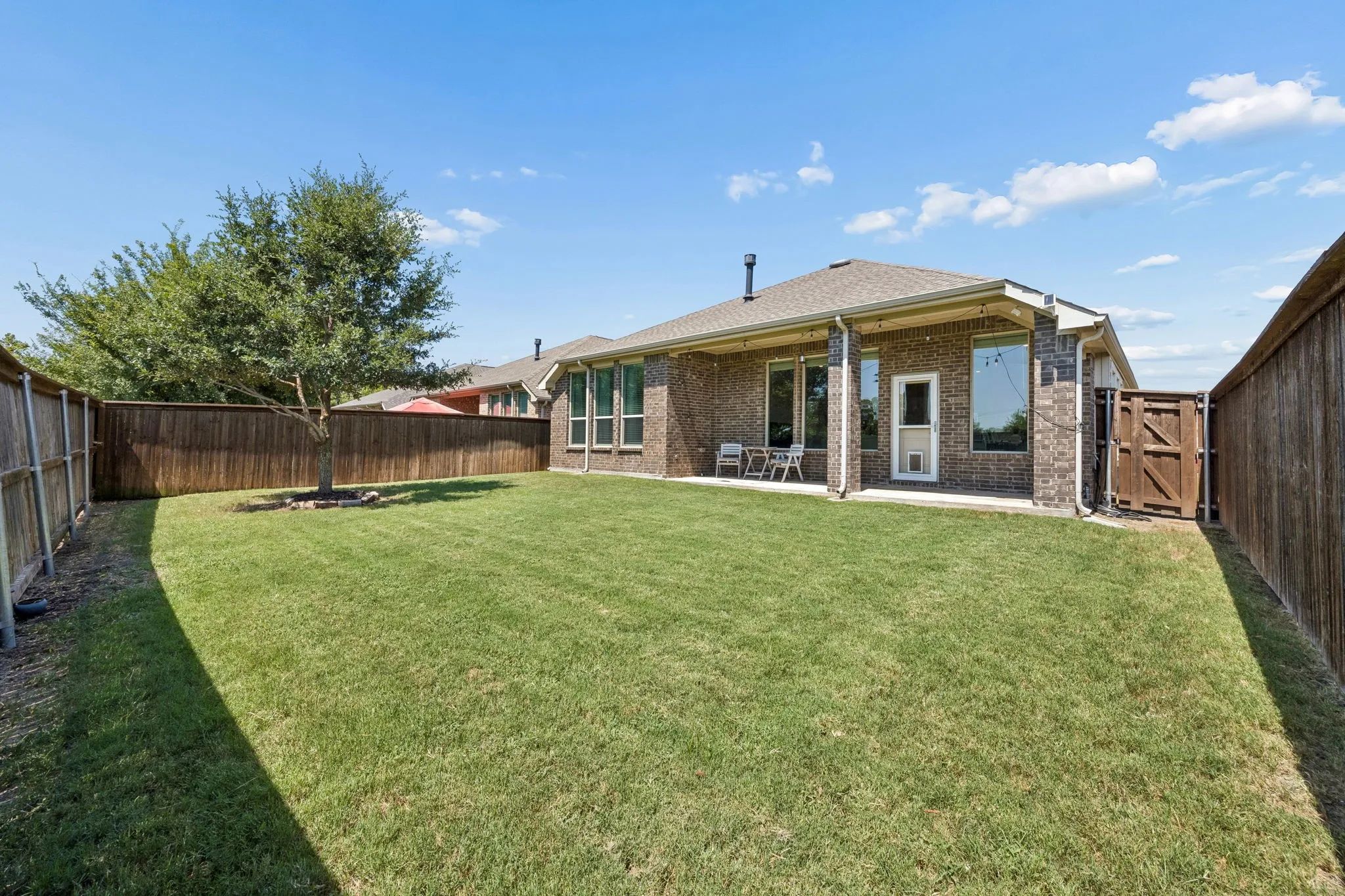 Single Family Residence For Sale in Kaufman County , 733 Mercy Street, Forney, Texas 75126, 4 Bedroom, 3 Bathroom, 2 Garage spaces, 2,373 Sqft, built in 2019, mls#21331081, Real Estate Agent in Forney, Homes For Sale in Kaufman county, Homes For Sale in Forney, Realtor in Forney Texas, Real Estate Brokerage Independent Realty Texas, Luminita Cordes Realtor