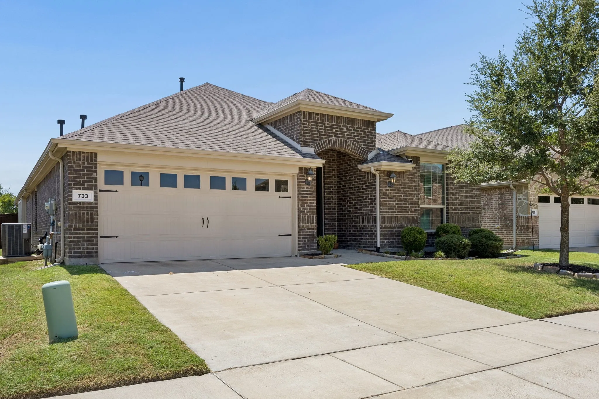 Single Family Residence For Sale in Kaufman County , 733 Mercy Street, Forney, Texas 75126, 4 Bedroom, 3 Bathroom, 2 Garage spaces, 2,373 Sqft, built in 2019, mls#21331081, Real Estate Agent in Forney, Homes For Sale in Kaufman county, Homes For Sale in Forney, Realtor in Forney Texas, Real Estate Brokerage Independent Realty Texas, Luminita Cordes Realtor