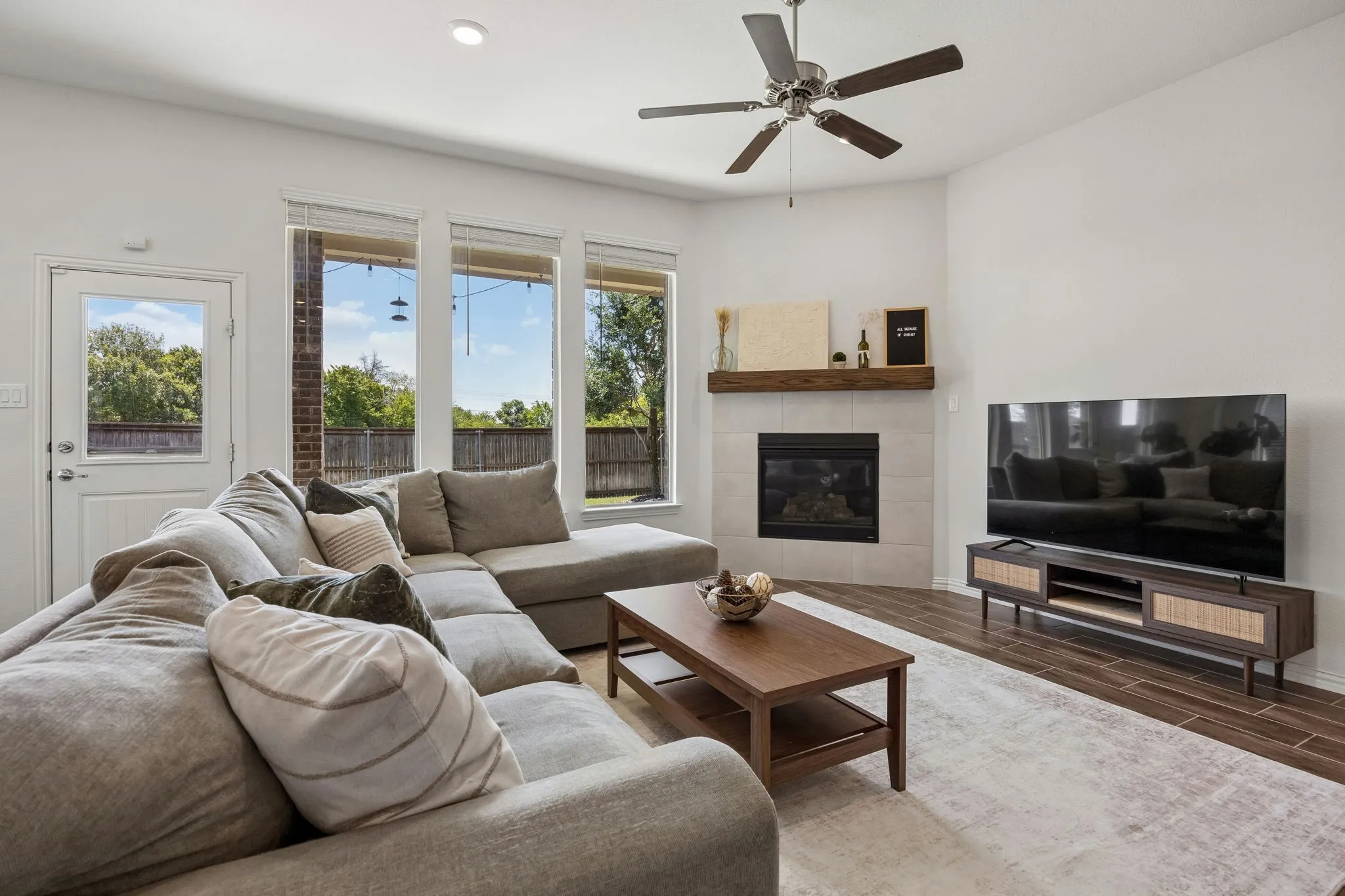 Single Family Residence For Sale in Kaufman County , 733 Mercy Street, Forney, Texas 75126, 4 Bedroom, 3 Bathroom, 2 Garage spaces, 2,373 Sqft, built in 2019, mls#21331081, Real Estate Agent in Forney, Homes For Sale in Kaufman county, Homes For Sale in Forney, Realtor in Forney Texas, Real Estate Brokerage Independent Realty Texas, Luminita Cordes Realtor