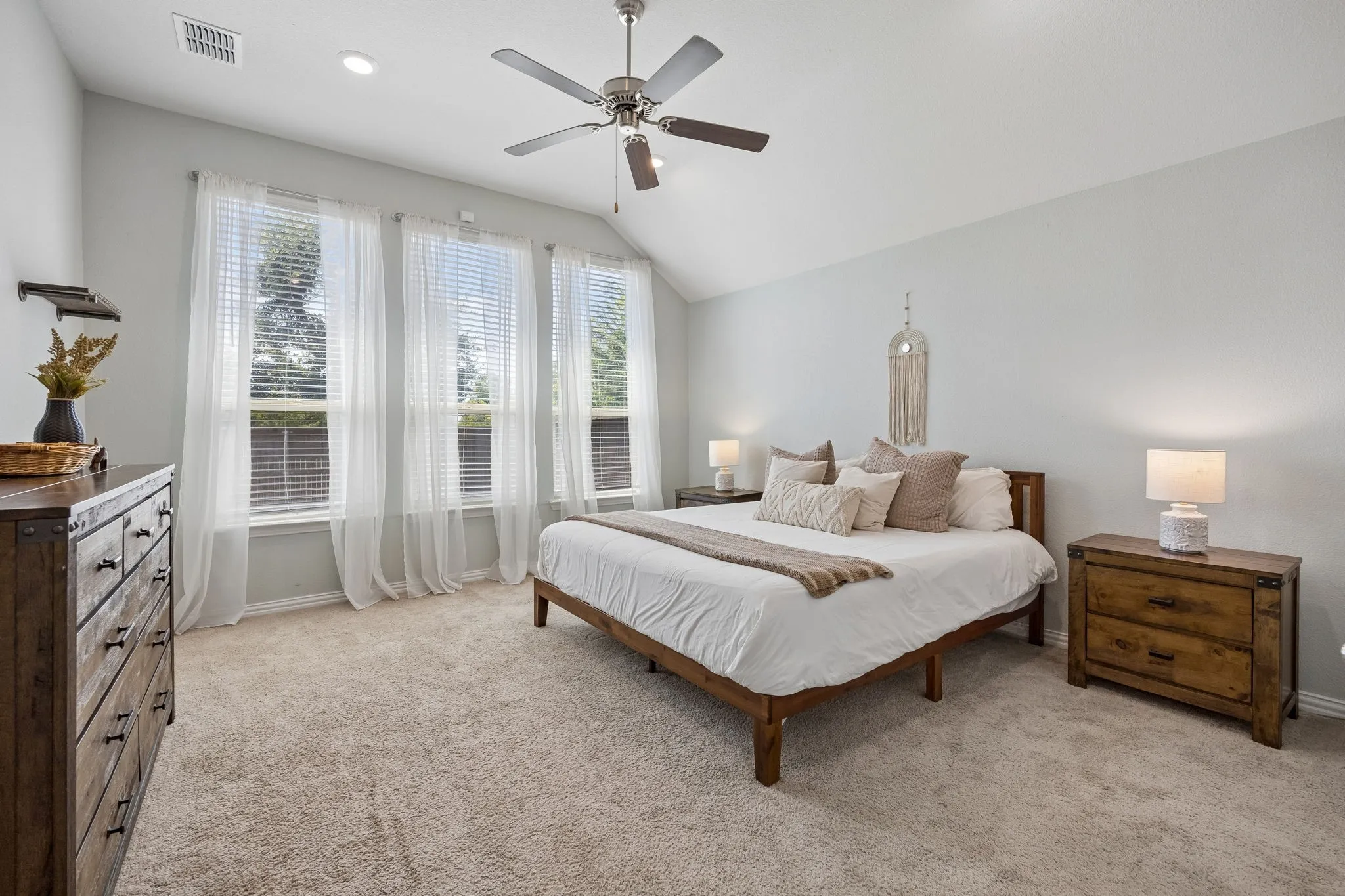 Single Family Residence For Sale in Kaufman County , 733 Mercy Street, Forney, Texas 75126, 4 Bedroom, 3 Bathroom, 2 Garage spaces, 2,373 Sqft, built in 2019, mls#21331081, Real Estate Agent in Forney, Homes For Sale in Kaufman county, Homes For Sale in Forney, Realtor in Forney Texas, Real Estate Brokerage Independent Realty Texas, Luminita Cordes Realtor