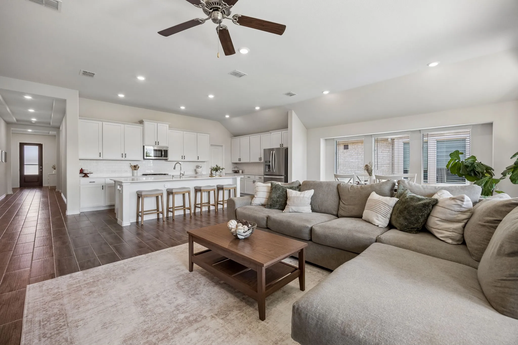 Single Family Residence For Sale in Kaufman County , 733 Mercy Street, Forney, Texas 75126, 4 Bedroom, 3 Bathroom, 2 Garage spaces, 2,373 Sqft, built in 2019, mls#21331081, Real Estate Agent in Forney, Homes For Sale in Kaufman county, Homes For Sale in Forney, Realtor in Forney Texas, Real Estate Brokerage Independent Realty Texas, Luminita Cordes Realtor