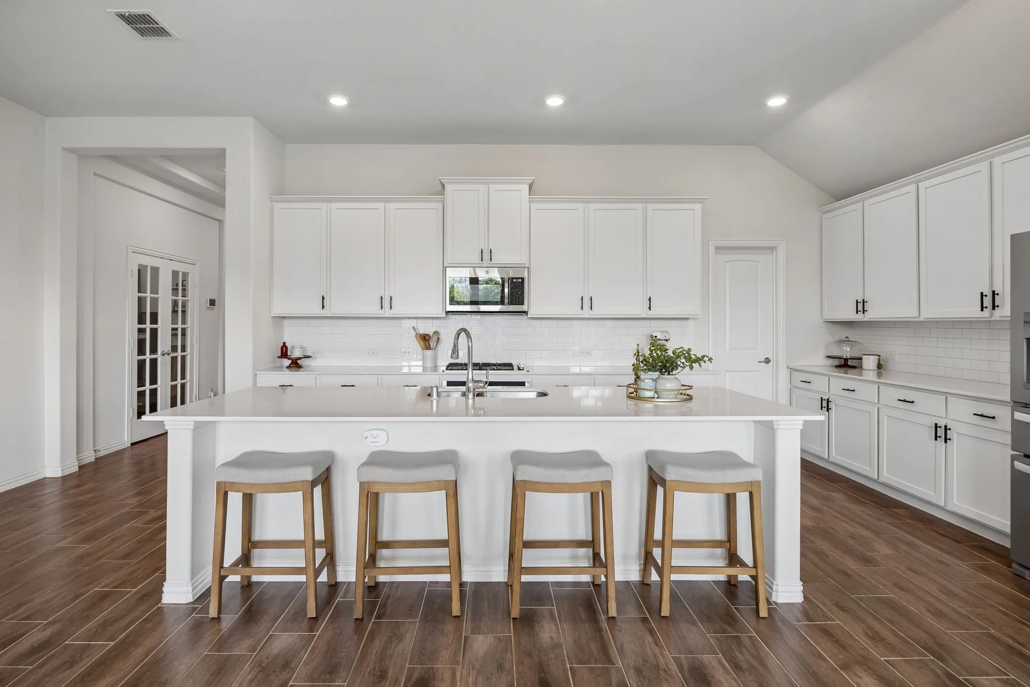 Single Family Residence For Sale in Kaufman County , 733 Mercy Street, Forney, Texas 75126, 4 Bedroom, 3 Bathroom, 2 Garage spaces, 2,373 Sqft, built in 2019, mls#21331081, Real Estate Agent in Forney, Homes For Sale in Kaufman county, Homes For Sale in Forney, Realtor in Forney Texas, Real Estate Brokerage Independent Realty Texas, Luminita Cordes Realtor