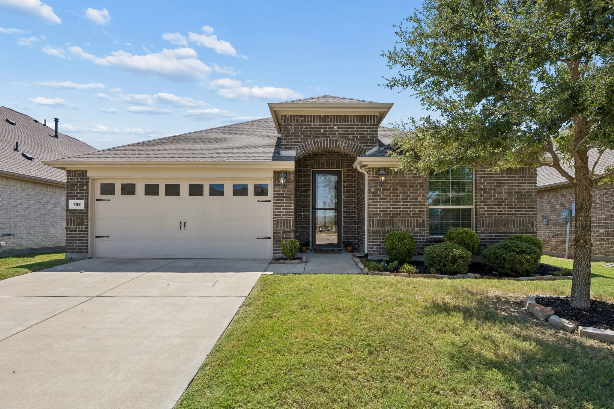 Single Family Residence For Sale in Kaufman County , 733 Mercy Street, Forney, Texas 75126, 4 Bedroom, 3 Bathroom, 2 Garage spaces, 2,373 Sqft, built in 2019, mls#21331081, Real Estate Agent in Forney, Homes For Sale in Kaufman county, Homes For Sale in Forney, Realtor in Forney Texas, Real Estate Brokerage Independent Realty Texas, Luminita Cordes Realtor
