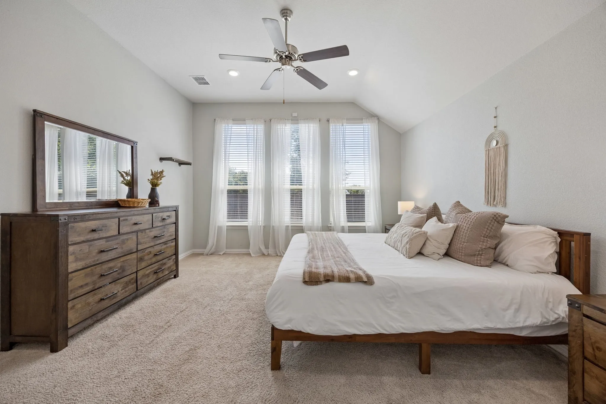 Single Family Residence For Sale in Kaufman County , 733 Mercy Street, Forney, Texas 75126, 4 Bedroom, 3 Bathroom, 2 Garage spaces, 2,373 Sqft, built in 2019, mls#21331081, Real Estate Agent in Forney, Homes For Sale in Kaufman county, Homes For Sale in Forney, Realtor in Forney Texas, Real Estate Brokerage Independent Realty Texas, Luminita Cordes Realtor