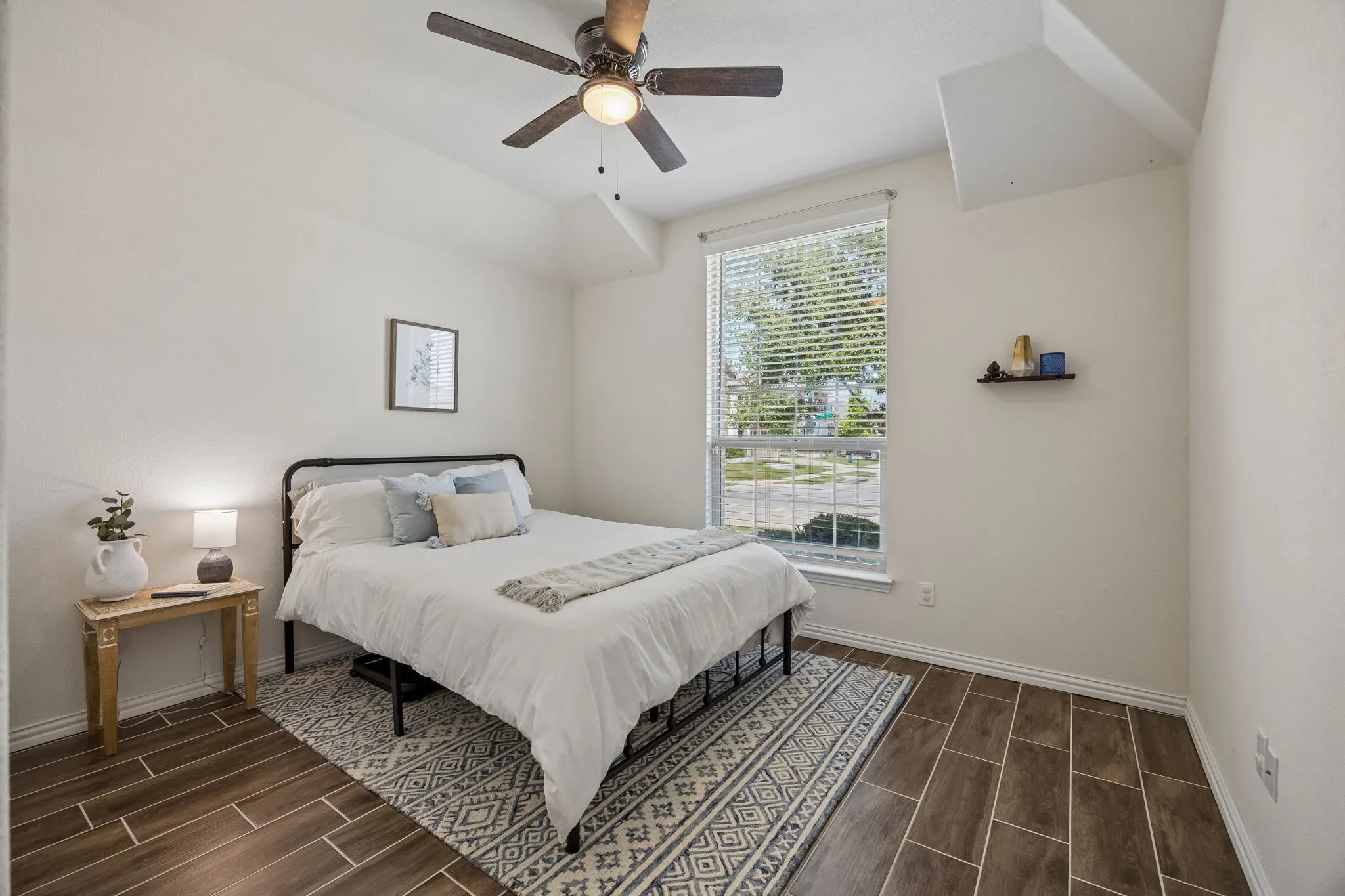 Single Family Residence For Sale in Kaufman County , 733 Mercy Street, Forney, Texas 75126, 4 Bedroom, 3 Bathroom, 2 Garage spaces, 2,373 Sqft, built in 2019, mls#21331081, Real Estate Agent in Forney, Homes For Sale in Kaufman county, Homes For Sale in Forney, Realtor in Forney Texas, Real Estate Brokerage Independent Realty Texas, Luminita Cordes Realtor