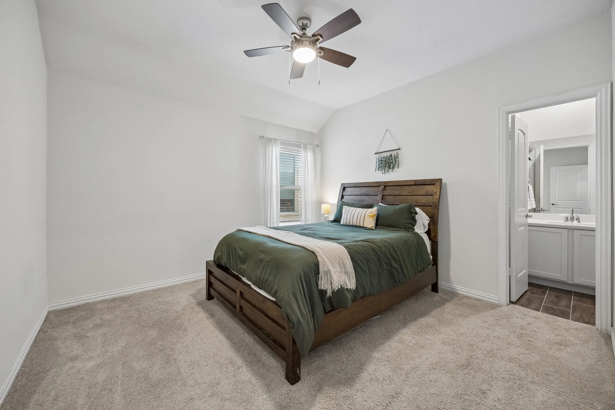 Single Family Residence For Sale in Kaufman County , 733 Mercy Street, Forney, Texas 75126, 4 Bedroom, 3 Bathroom, 2 Garage spaces, 2,373 Sqft, built in 2019, mls#21331081, Real Estate Agent in Forney, Homes For Sale in Kaufman county, Homes For Sale in Forney, Realtor in Forney Texas, Real Estate Brokerage Independent Realty Texas, Luminita Cordes Realtor