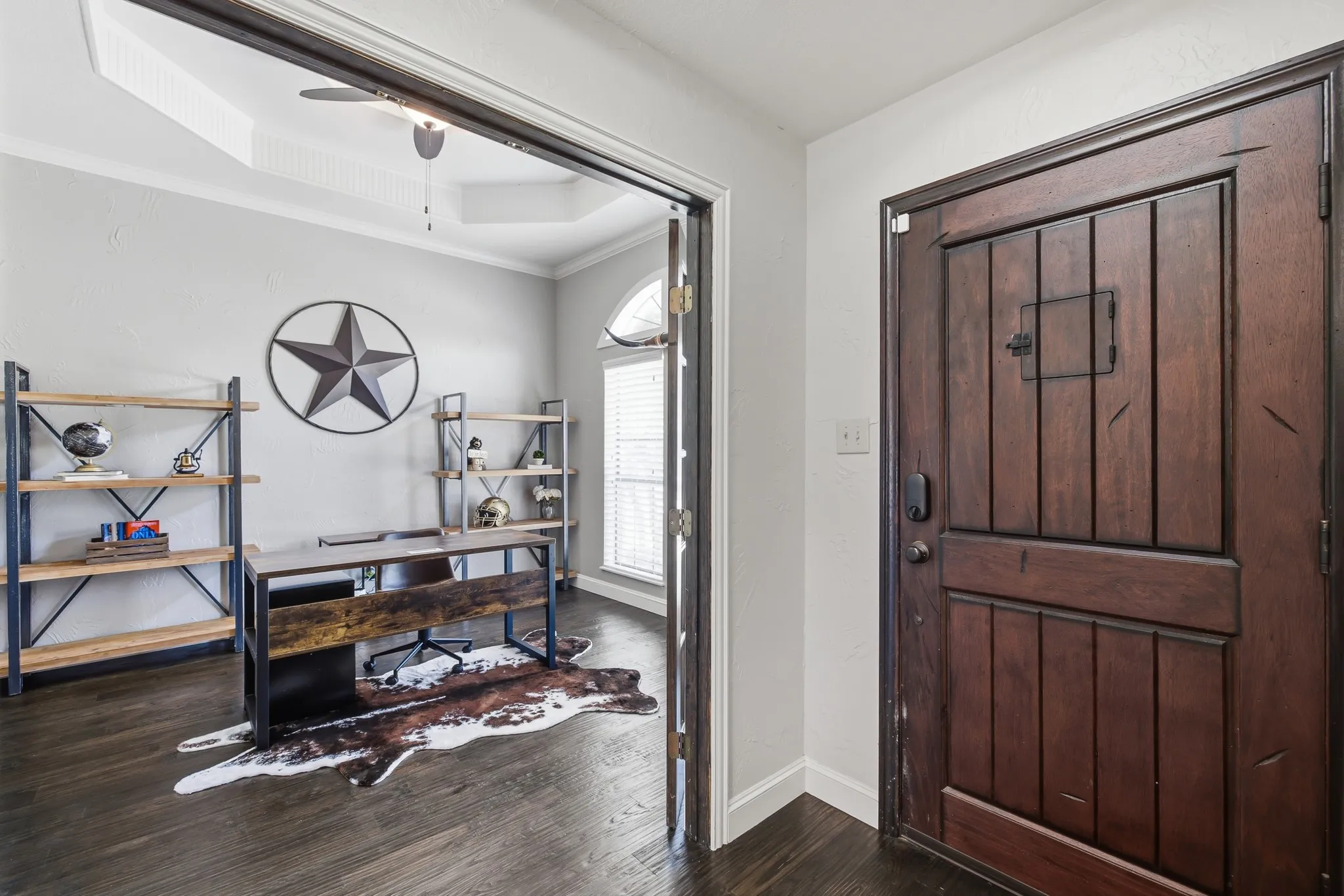 Single Family Residence For Sale in Denton County , 11 Edgemere Drive, Trophy Club, Texas 76262, 3 Bedroom, 3 Bathroom, 2 Garage spaces, 2,068 Sqft, built in 1984, mls#21350546, Real Estate Agent in Trophy Club, Homes For Sale in Denton county, Homes For Sale in Trophy Club, Realtor in Trophy Club Texas, Real Estate Brokerage Independent Realty Texas, Luminita Cordes Realtor