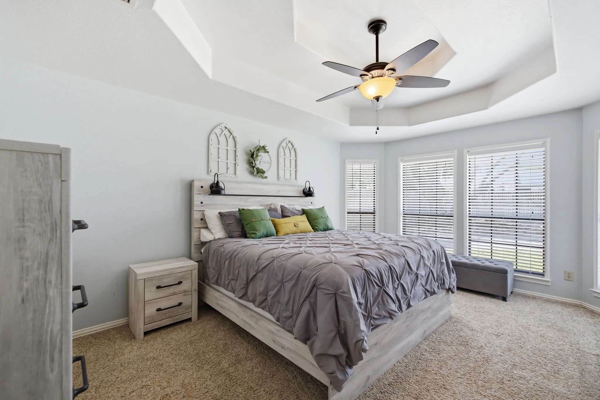 Single Family Residence For Sale in Denton County , 11 Edgemere Drive, Trophy Club, Texas 76262, 3 Bedroom, 3 Bathroom, 2 Garage spaces, 2,068 Sqft, built in 1984, mls#21350546, Real Estate Agent in Trophy Club, Homes For Sale in Denton county, Homes For Sale in Trophy Club, Realtor in Trophy Club Texas, Real Estate Brokerage Independent Realty Texas, Luminita Cordes Realtor