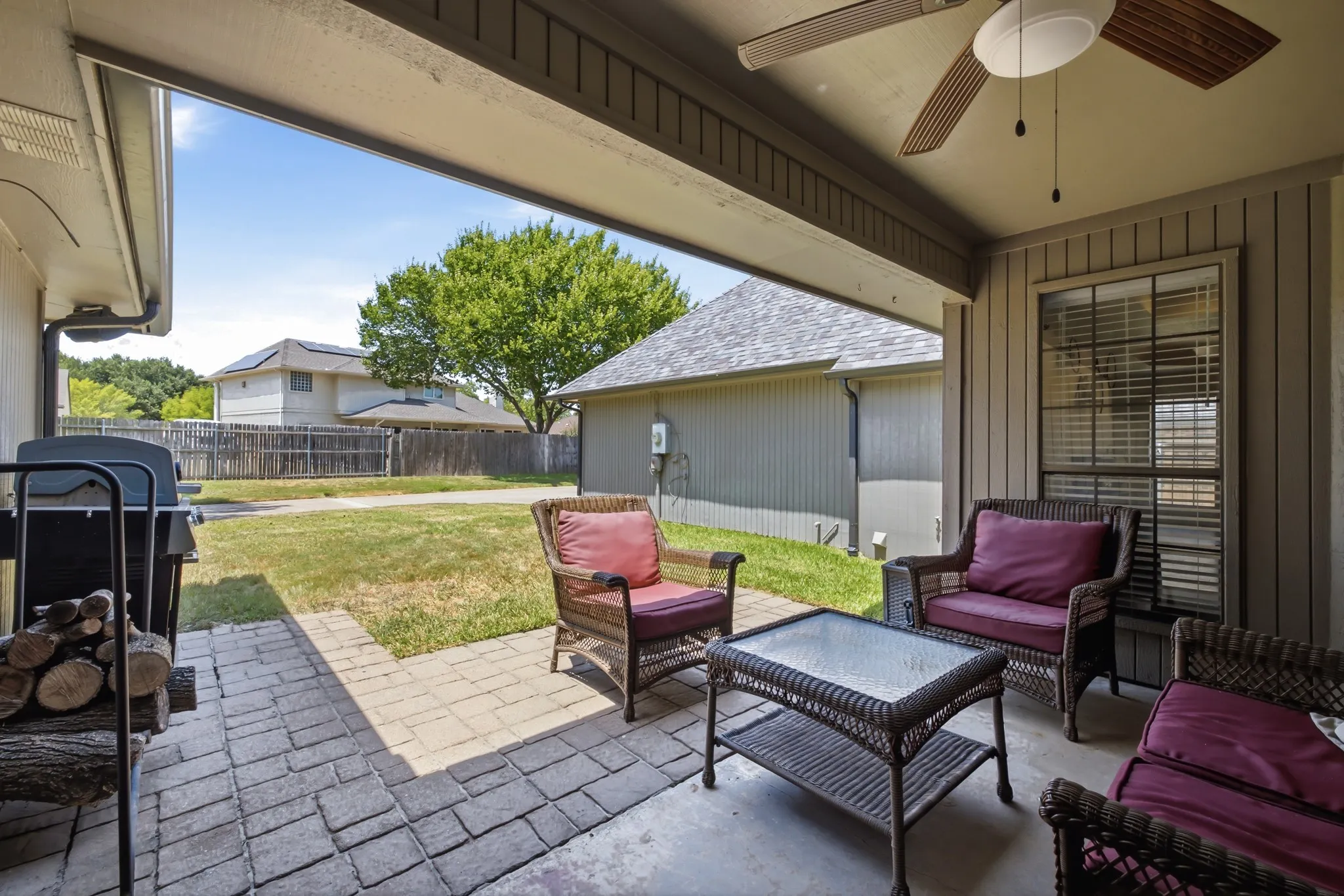 Single Family Residence For Sale in Denton County , 11 Edgemere Drive, Trophy Club, Texas 76262, 3 Bedroom, 3 Bathroom, 2 Garage spaces, 2,068 Sqft, built in 1984, mls#21350546, Real Estate Agent in Trophy Club, Homes For Sale in Denton county, Homes For Sale in Trophy Club, Realtor in Trophy Club Texas, Real Estate Brokerage Independent Realty Texas, Luminita Cordes Realtor
