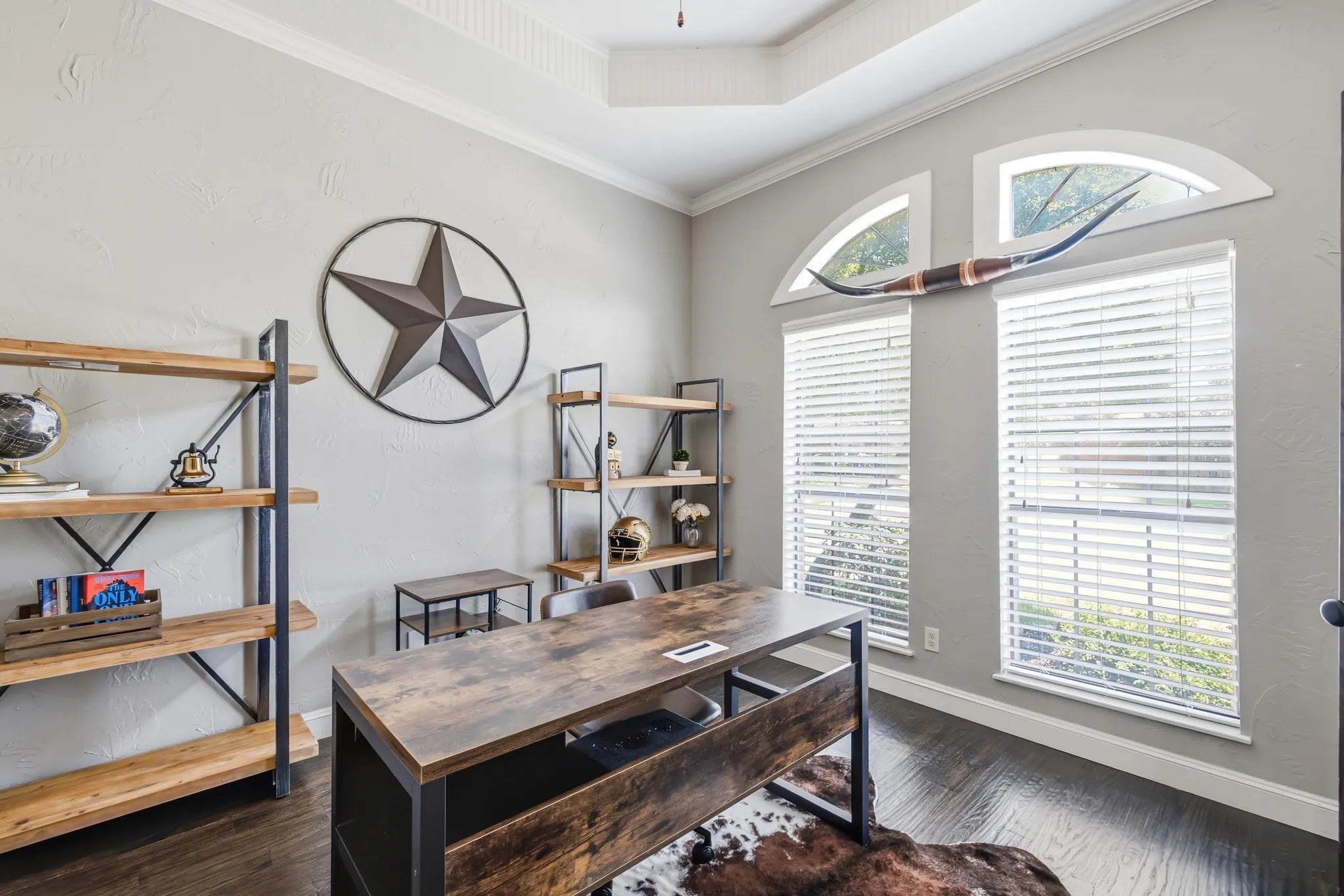 Single Family Residence For Sale in Denton County , 11 Edgemere Drive, Trophy Club, Texas 76262, 3 Bedroom, 3 Bathroom, 2 Garage spaces, 2,068 Sqft, built in 1984, mls#21350546, Real Estate Agent in Trophy Club, Homes For Sale in Denton county, Homes For Sale in Trophy Club, Realtor in Trophy Club Texas, Real Estate Brokerage Independent Realty Texas, Luminita Cordes Realtor
