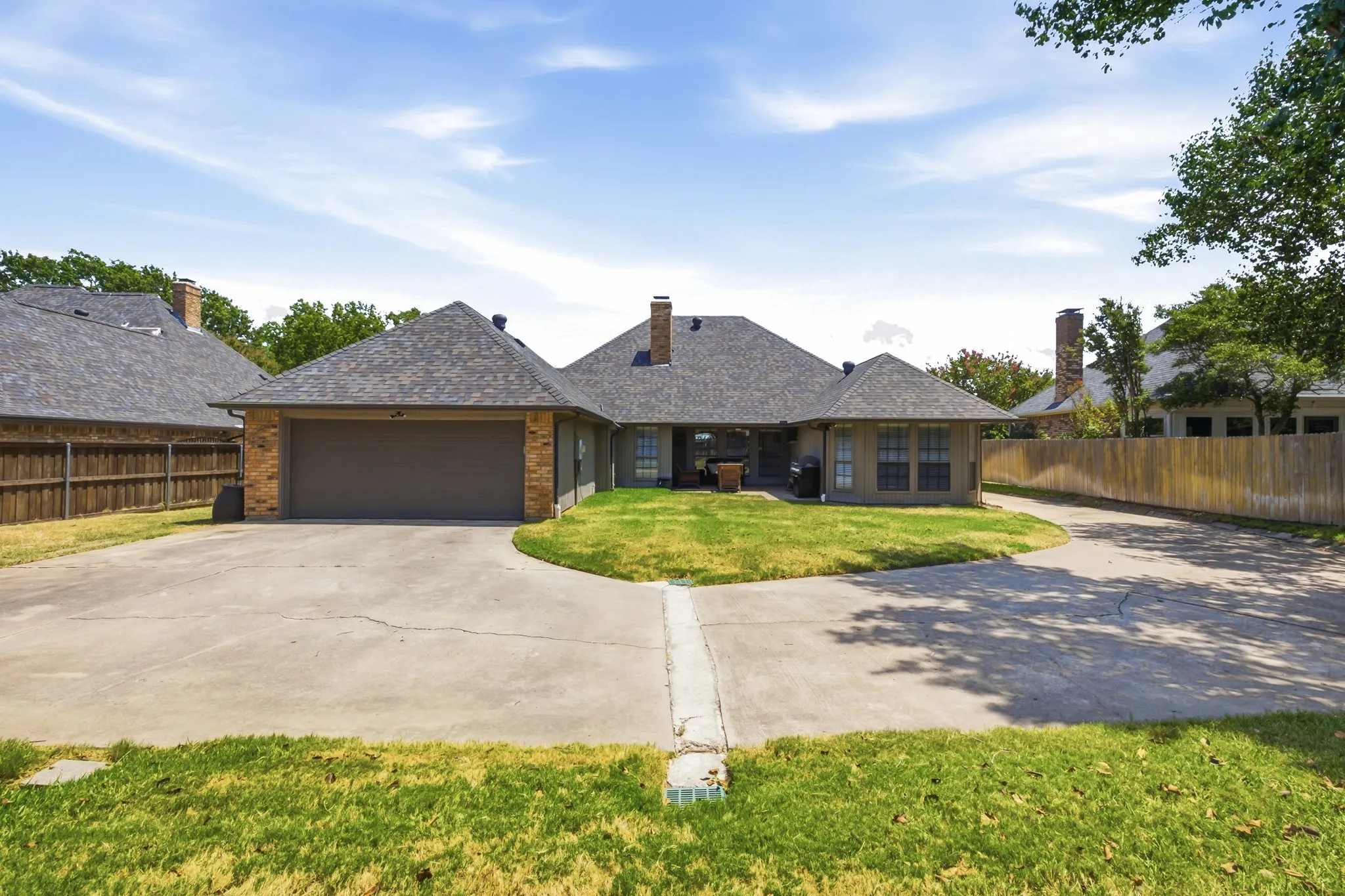 Single Family Residence For Sale in Denton County , 11 Edgemere Drive, Trophy Club, Texas 76262, 3 Bedroom, 3 Bathroom, 2 Garage spaces, 2,068 Sqft, built in 1984, mls#21350546, Real Estate Agent in Trophy Club, Homes For Sale in Denton county, Homes For Sale in Trophy Club, Realtor in Trophy Club Texas, Real Estate Brokerage Independent Realty Texas, Luminita Cordes Realtor