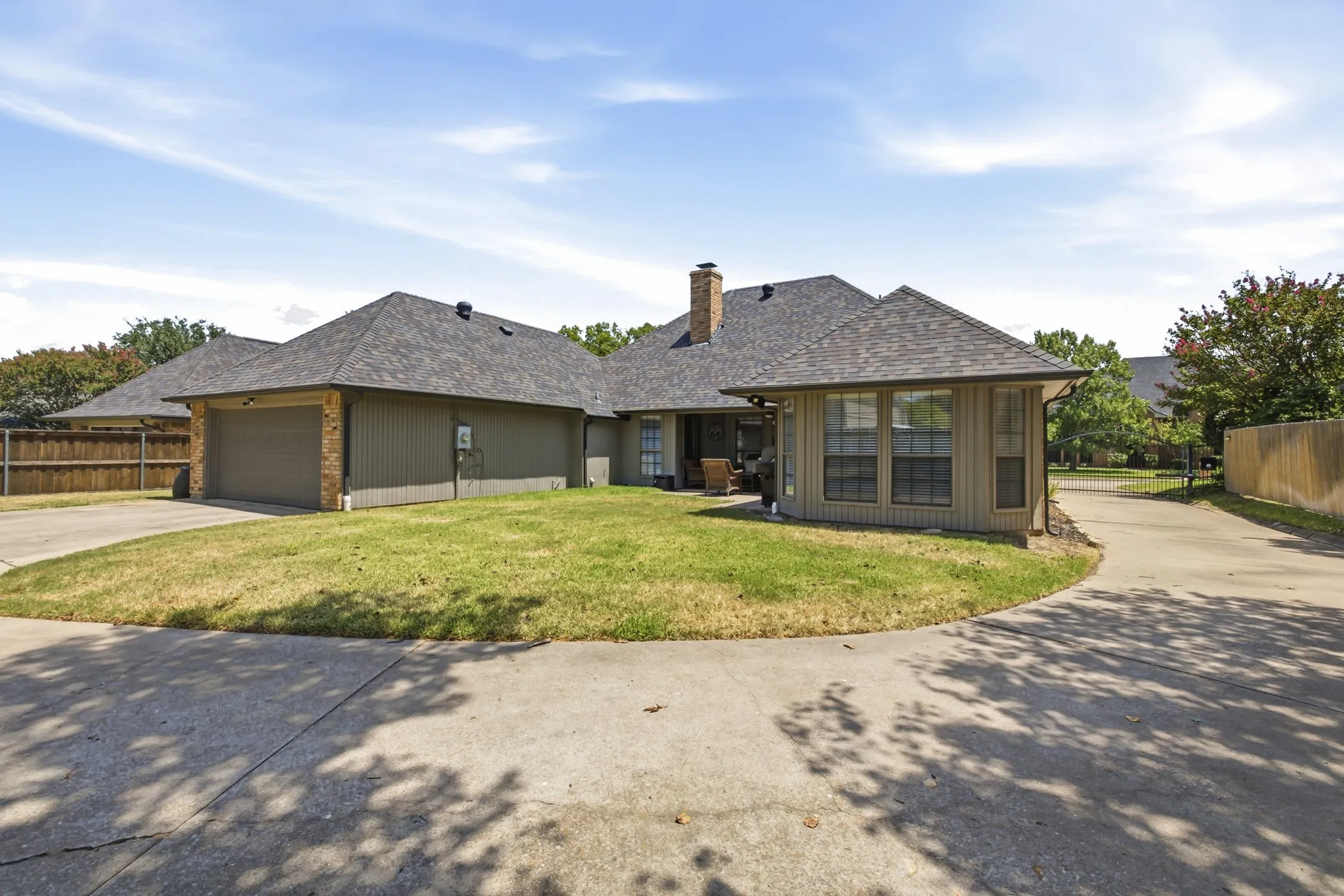 Single Family Residence For Sale in Denton County , 11 Edgemere Drive, Trophy Club, Texas 76262, 3 Bedroom, 3 Bathroom, 2 Garage spaces, 2,068 Sqft, built in 1984, mls#21350546, Real Estate Agent in Trophy Club, Homes For Sale in Denton county, Homes For Sale in Trophy Club, Realtor in Trophy Club Texas, Real Estate Brokerage Independent Realty Texas, Luminita Cordes Realtor