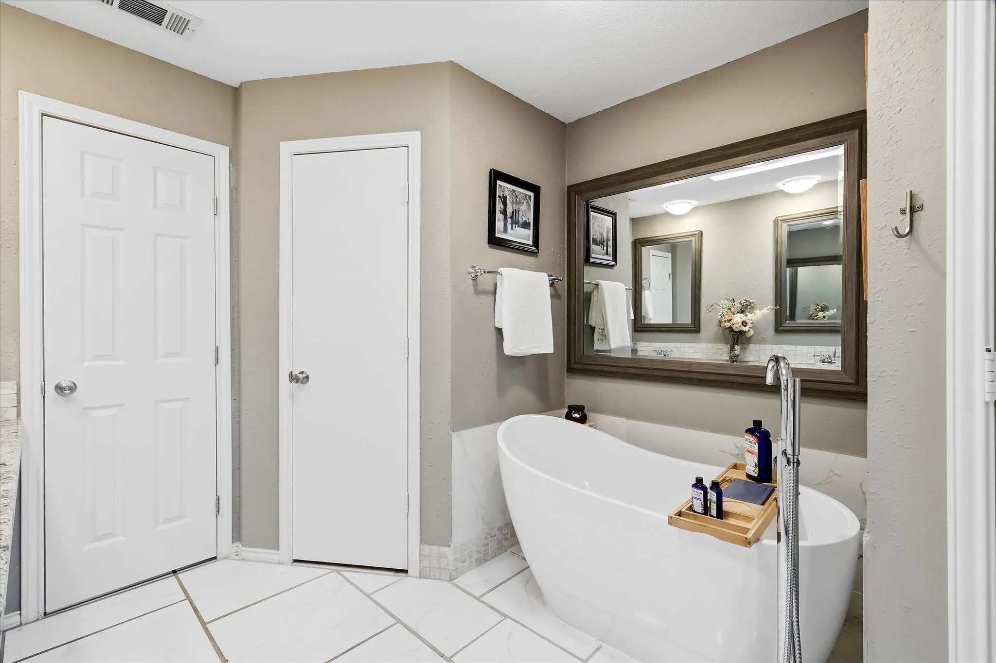 Freestanding tub.