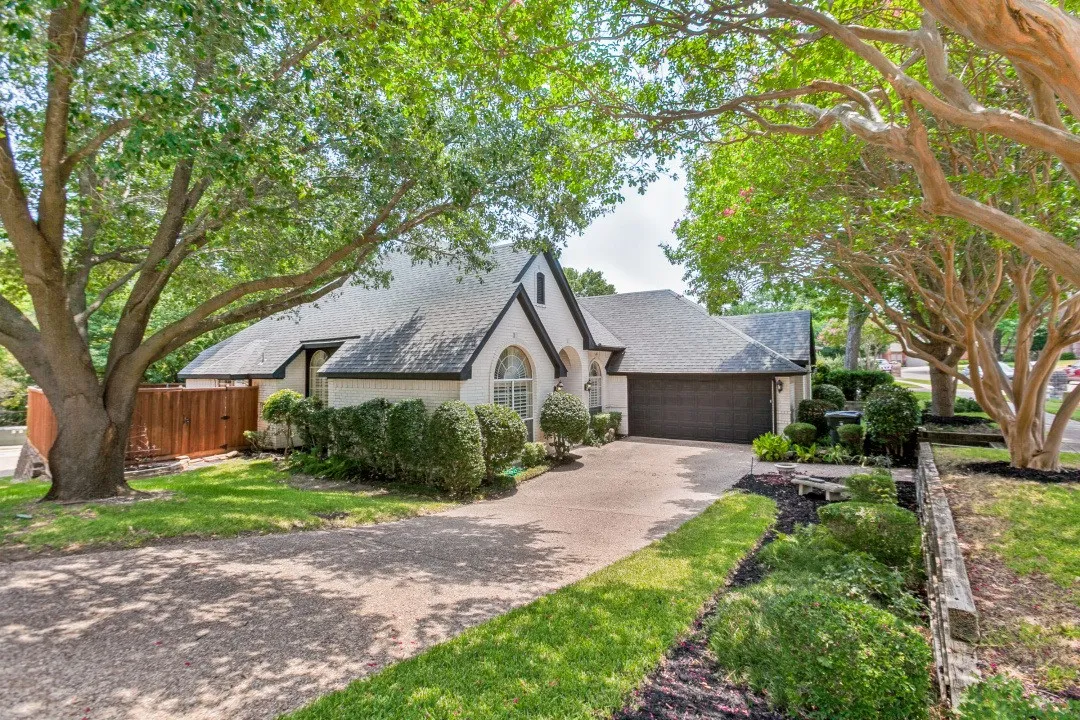 Single Family Residence For Sale in Dallas County , 7414 Southwick Drive, Garland, Texas 75044, 4 Bedroom, 3 Bathroom, 2 Garage spaces, 2,473 Sqft, built in 1991, mls#21353496, Real Estate Agent in Garland, Homes For Sale in Dallas county, Homes For Sale in Garland, Realtor in Garland Texas, Real Estate Brokerage Independent Realty Texas, Luminita Cordes Realtor