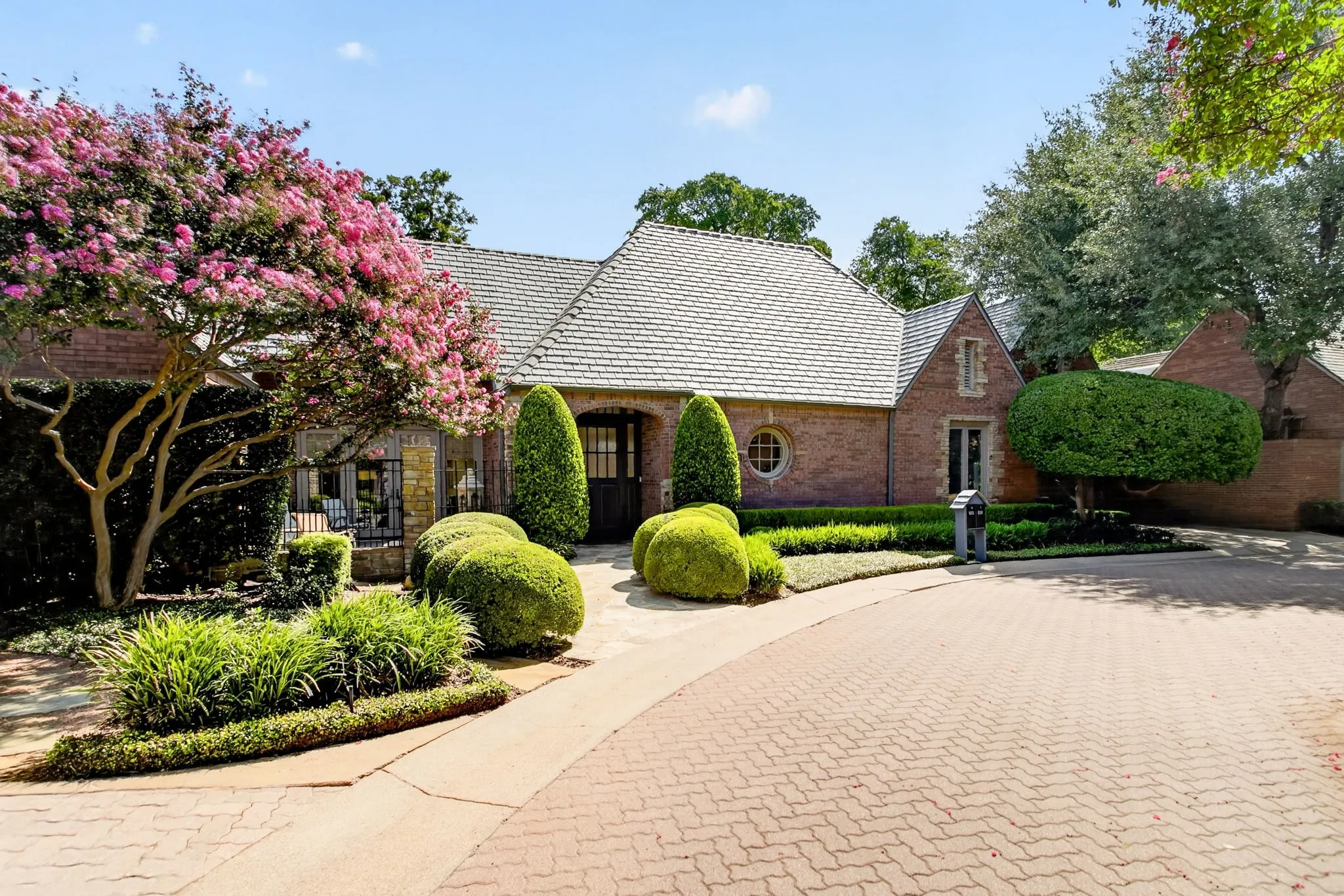 Single Family Residence For Sale in Tarrant County , 4902 Westbriar Drive, Fort Worth, Texas 76109, 3 Bedroom, 4 Bathroom, 2 Garage spaces, 3,096 Sqft, built in 1983, mls#21352190, Real Estate Agent in Fort Worth, Homes For Sale in Tarrant county, Homes For Sale in Fort Worth, Realtor in Fort Worth Texas, Real Estate Brokerage Independent Realty Texas, Luminita Cordes Realtor