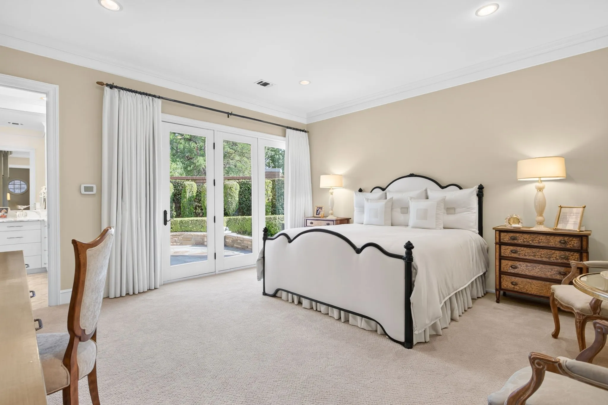 Single Family Residence For Sale in Tarrant County , 4902 Westbriar Drive, Fort Worth, Texas 76109, 3 Bedroom, 4 Bathroom, 2 Garage spaces, 3,096 Sqft, built in 1983, mls#21352190, Real Estate Agent in Fort Worth, Homes For Sale in Tarrant county, Homes For Sale in Fort Worth, Realtor in Fort Worth Texas, Real Estate Brokerage Independent Realty Texas, Luminita Cordes Realtor
