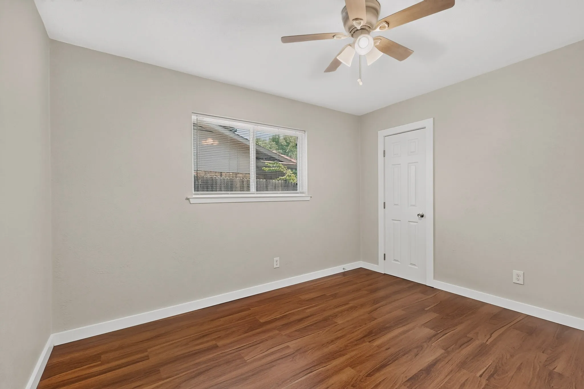 Single Family Residence For Rent in Collin County , 1717 Japonica Lane, Plano, Texas 75074, 3 Bedroom, 2 Bathroom, 1 Garage spaces, 1,384 Sqft, built in 1969, mls#21352157, Real Estate Agent in Plano, Homes For Rent in Collin county, Homes For Rent in Plano, Realtor in Plano Texas, Real Estate Brokerage Independent Realty Texas, Luminita Cordes Realtor