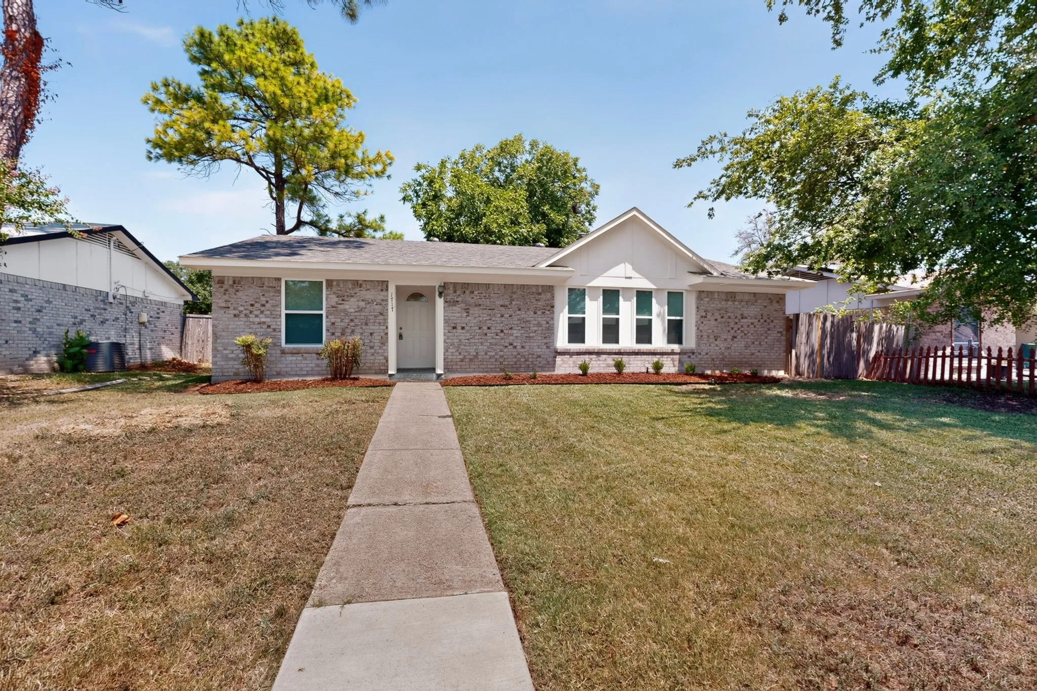Single Family Residence For Rent in Collin County , 1717 Japonica Lane, Plano, Texas 75074, 3 Bedroom, 2 Bathroom, 1 Garage spaces, 1,384 Sqft, built in 1969, mls#21352157, Real Estate Agent in Plano, Homes For Rent in Collin county, Homes For Rent in Plano, Realtor in Plano Texas, Real Estate Brokerage Independent Realty Texas, Luminita Cordes Realtor