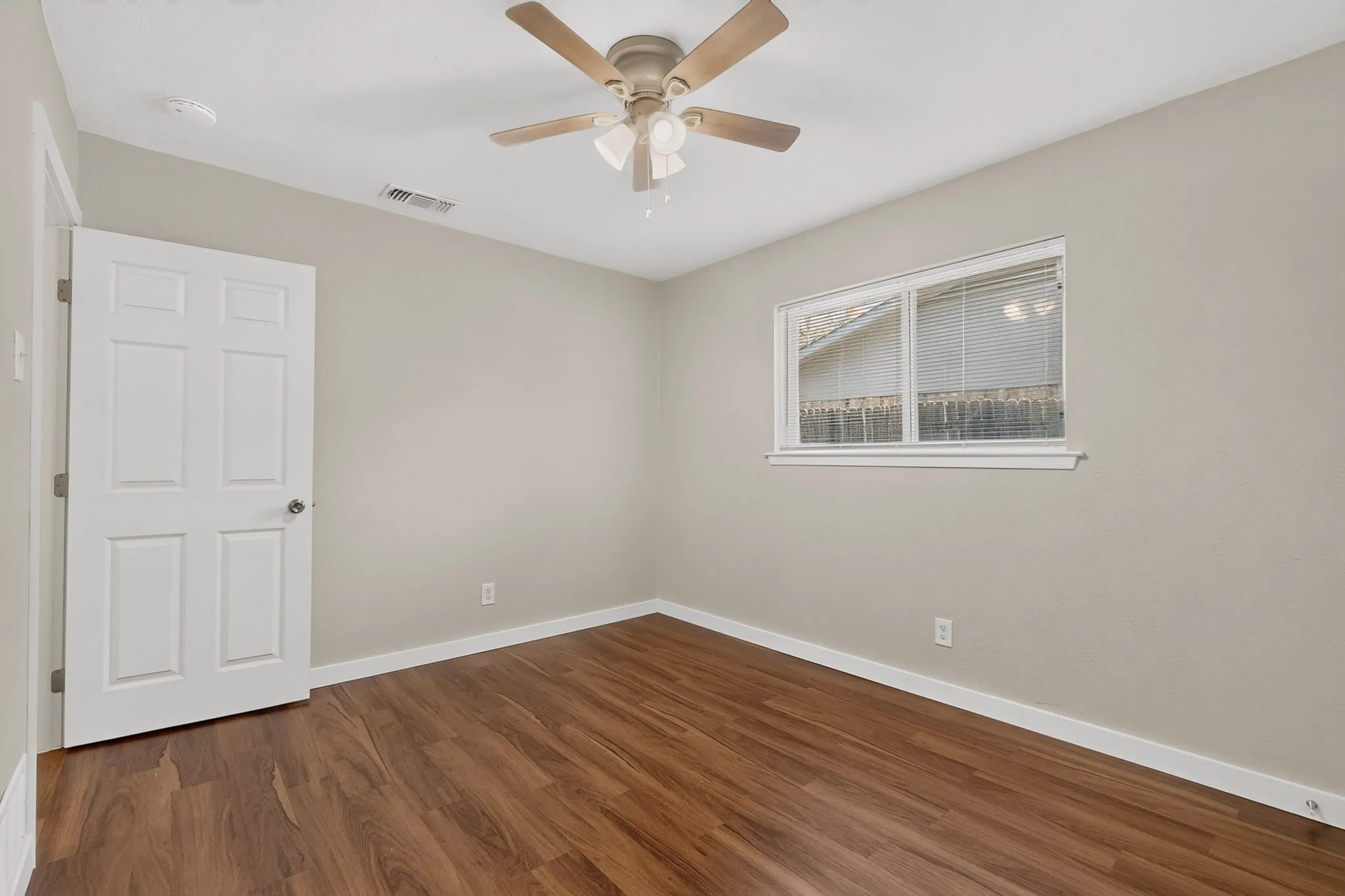 Single Family Residence For Rent in Collin County , 1717 Japonica Lane, Plano, Texas 75074, 3 Bedroom, 2 Bathroom, 1 Garage spaces, 1,384 Sqft, built in 1969, mls#21352157, Real Estate Agent in Plano, Homes For Rent in Collin county, Homes For Rent in Plano, Realtor in Plano Texas, Real Estate Brokerage Independent Realty Texas, Luminita Cordes Realtor
