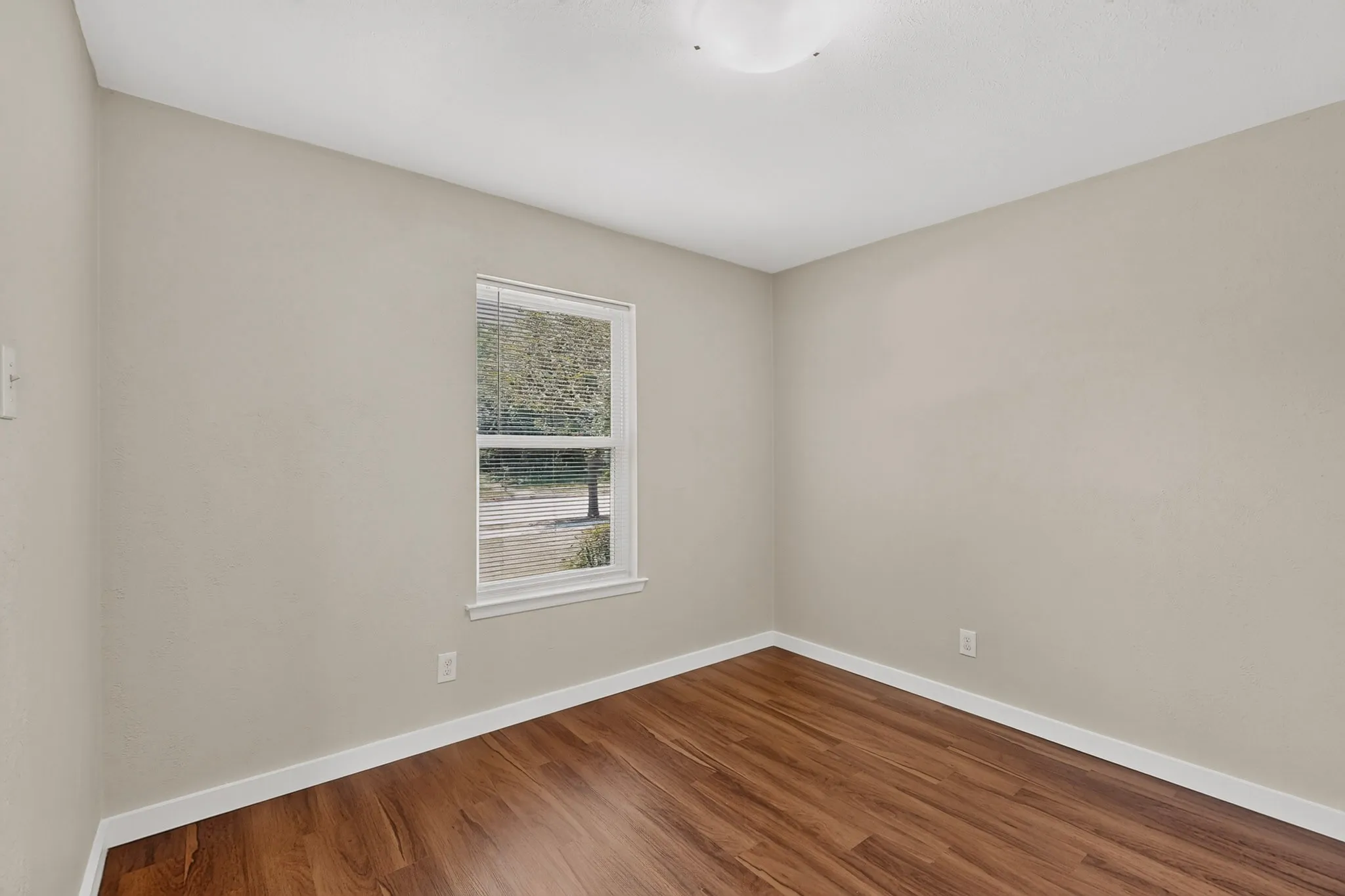 Single Family Residence For Rent in Collin County , 1717 Japonica Lane, Plano, Texas 75074, 3 Bedroom, 2 Bathroom, 1 Garage spaces, 1,384 Sqft, built in 1969, mls#21352157, Real Estate Agent in Plano, Homes For Rent in Collin county, Homes For Rent in Plano, Realtor in Plano Texas, Real Estate Brokerage Independent Realty Texas, Luminita Cordes Realtor