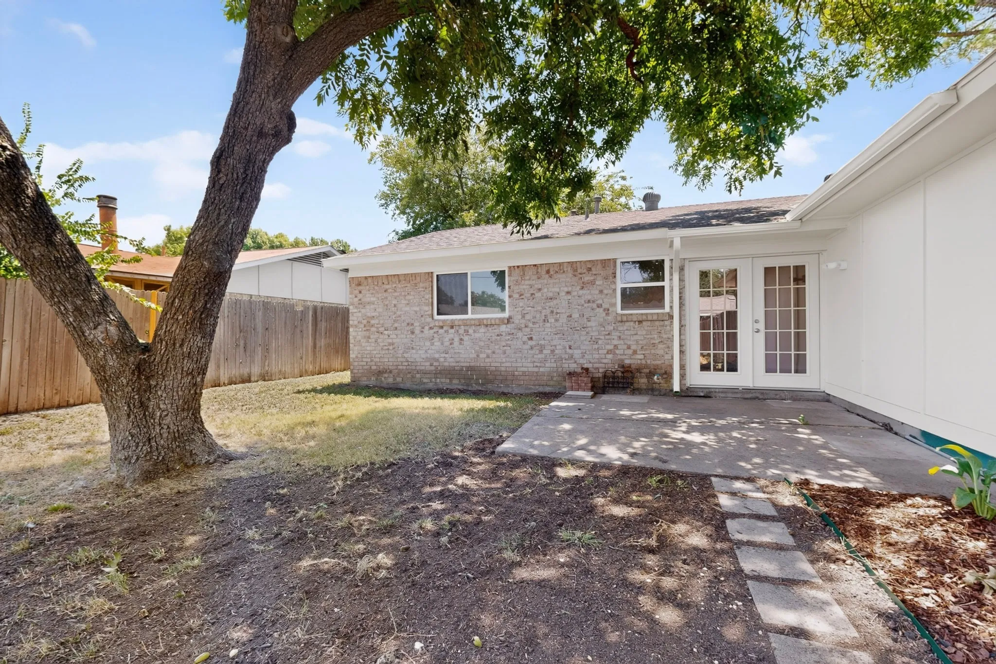 Single Family Residence For Rent in Collin County , 1717 Japonica Lane, Plano, Texas 75074, 3 Bedroom, 2 Bathroom, 1 Garage spaces, 1,384 Sqft, built in 1969, mls#21352157, Real Estate Agent in Plano, Homes For Rent in Collin county, Homes For Rent in Plano, Realtor in Plano Texas, Real Estate Brokerage Independent Realty Texas, Luminita Cordes Realtor
