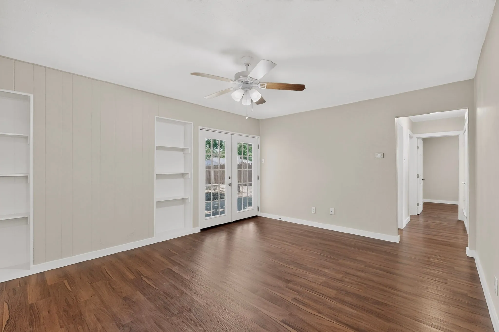 Single Family Residence For Rent in Collin County , 1717 Japonica Lane, Plano, Texas 75074, 3 Bedroom, 2 Bathroom, 1 Garage spaces, 1,384 Sqft, built in 1969, mls#21352157, Real Estate Agent in Plano, Homes For Rent in Collin county, Homes For Rent in Plano, Realtor in Plano Texas, Real Estate Brokerage Independent Realty Texas, Luminita Cordes Realtor