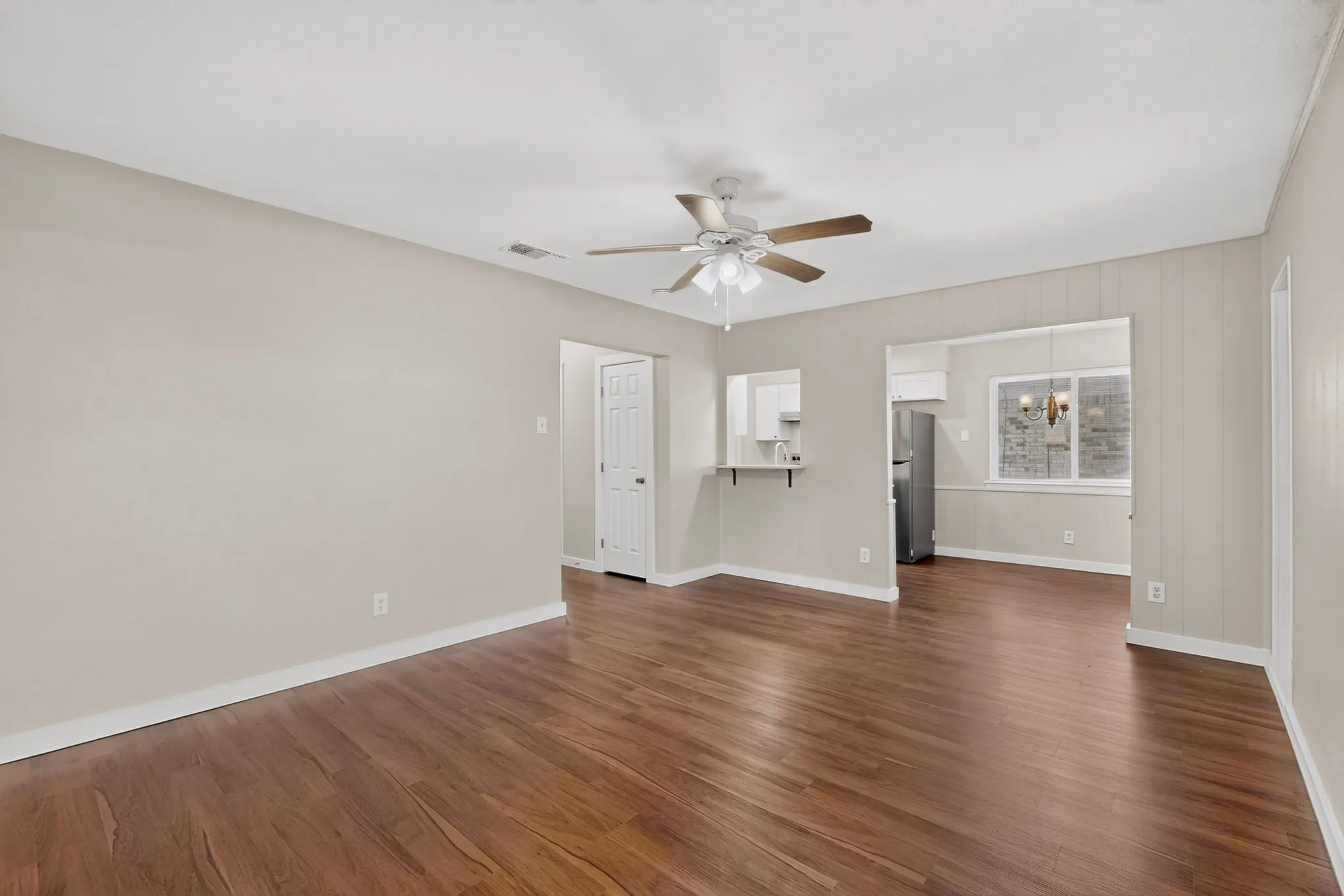 Single Family Residence For Rent in Collin County , 1717 Japonica Lane, Plano, Texas 75074, 3 Bedroom, 2 Bathroom, 1 Garage spaces, 1,384 Sqft, built in 1969, mls#21352157, Real Estate Agent in Plano, Homes For Rent in Collin county, Homes For Rent in Plano, Realtor in Plano Texas, Real Estate Brokerage Independent Realty Texas, Luminita Cordes Realtor