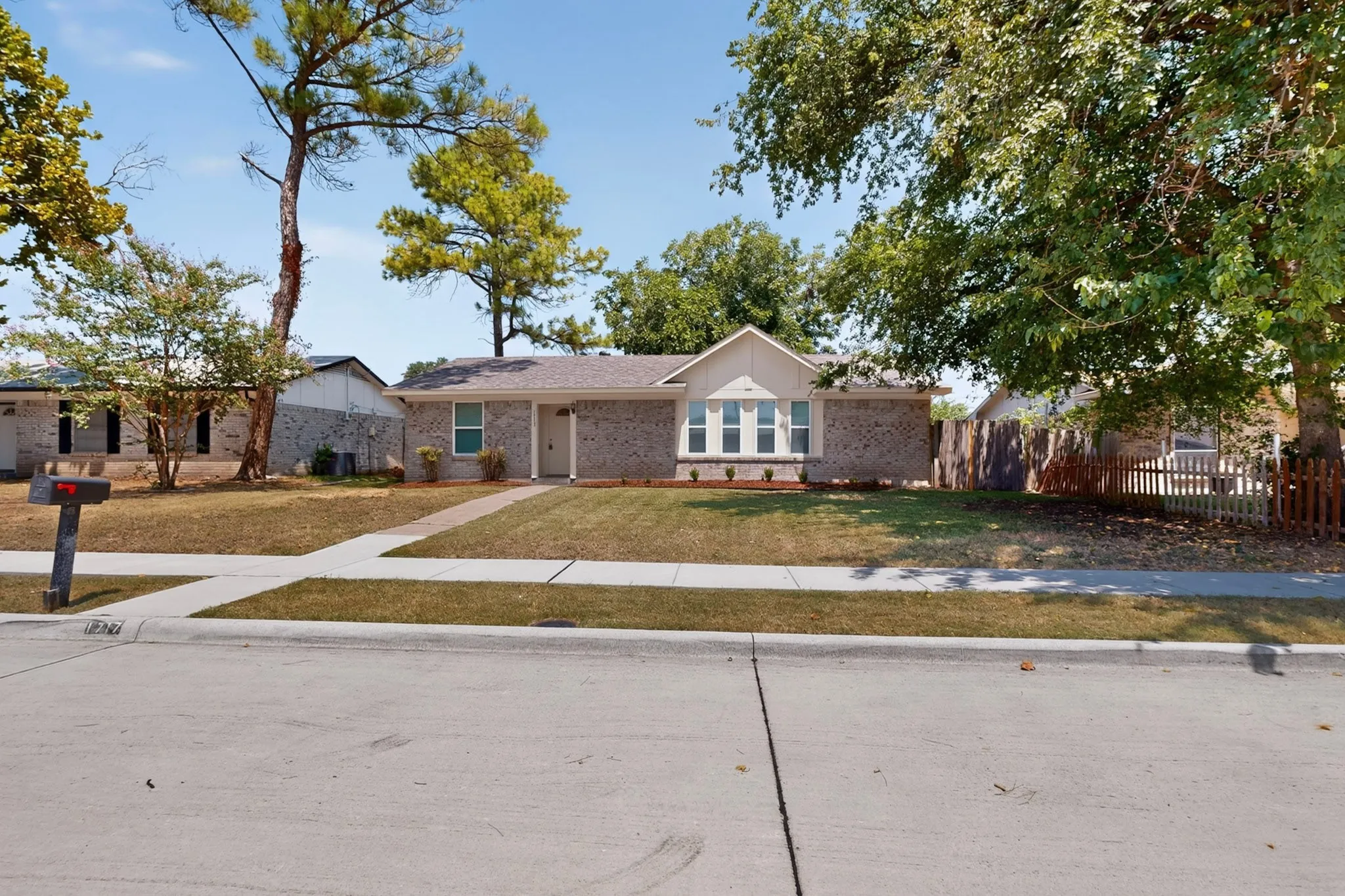 Single Family Residence For Rent in Collin County , 1717 Japonica Lane, Plano, Texas 75074, 3 Bedroom, 2 Bathroom, 1 Garage spaces, 1,384 Sqft, built in 1969, mls#21352157, Real Estate Agent in Plano, Homes For Rent in Collin county, Homes For Rent in Plano, Realtor in Plano Texas, Real Estate Brokerage Independent Realty Texas, Luminita Cordes Realtor