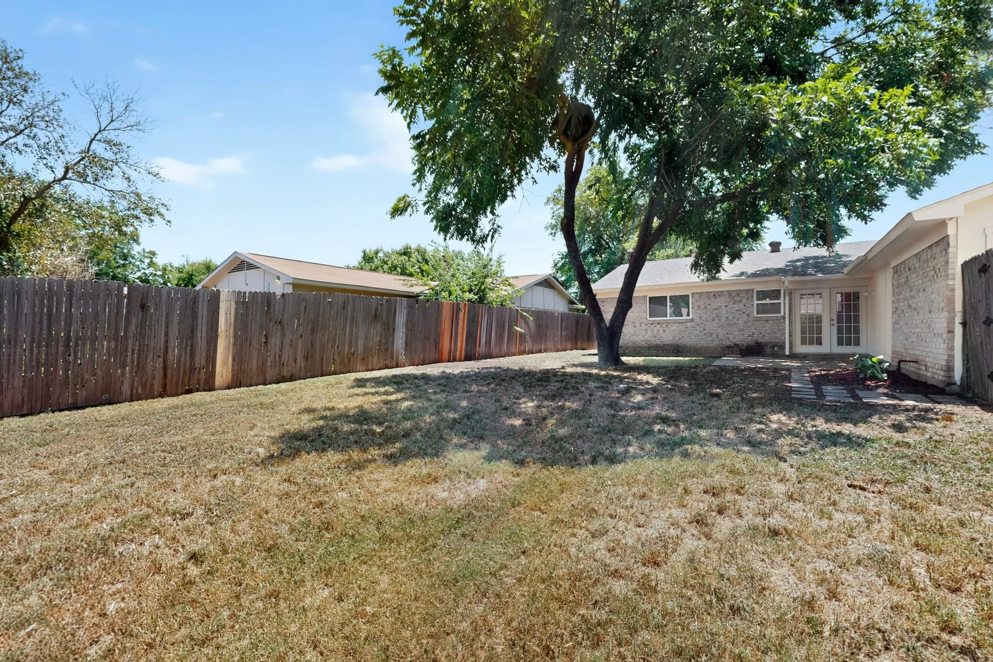 Single Family Residence For Rent in Collin County , 1717 Japonica Lane, Plano, Texas 75074, 3 Bedroom, 2 Bathroom, 1 Garage spaces, 1,384 Sqft, built in 1969, mls#21352157, Real Estate Agent in Plano, Homes For Rent in Collin county, Homes For Rent in Plano, Realtor in Plano Texas, Real Estate Brokerage Independent Realty Texas, Luminita Cordes Realtor