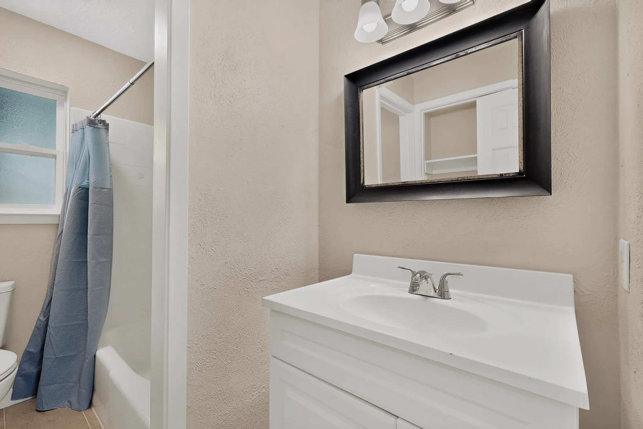 Single Family Residence For Rent in Collin County , 1717 Japonica Lane, Plano, Texas 75074, 3 Bedroom, 2 Bathroom, 1 Garage spaces, 1,384 Sqft, built in 1969, mls#21352157, Real Estate Agent in Plano, Homes For Rent in Collin county, Homes For Rent in Plano, Realtor in Plano Texas, Real Estate Brokerage Independent Realty Texas, Luminita Cordes Realtor