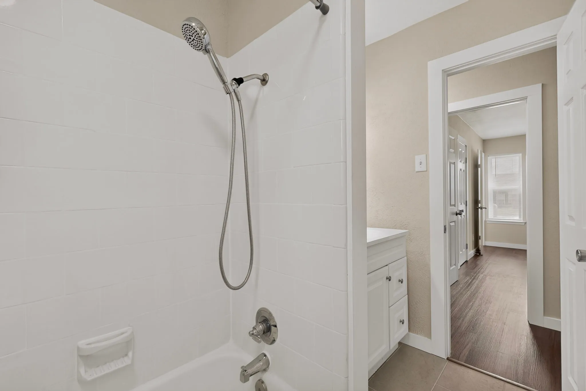 Single Family Residence For Rent in Collin County , 1717 Japonica Lane, Plano, Texas 75074, 3 Bedroom, 2 Bathroom, 1 Garage spaces, 1,384 Sqft, built in 1969, mls#21352157, Real Estate Agent in Plano, Homes For Rent in Collin county, Homes For Rent in Plano, Realtor in Plano Texas, Real Estate Brokerage Independent Realty Texas, Luminita Cordes Realtor